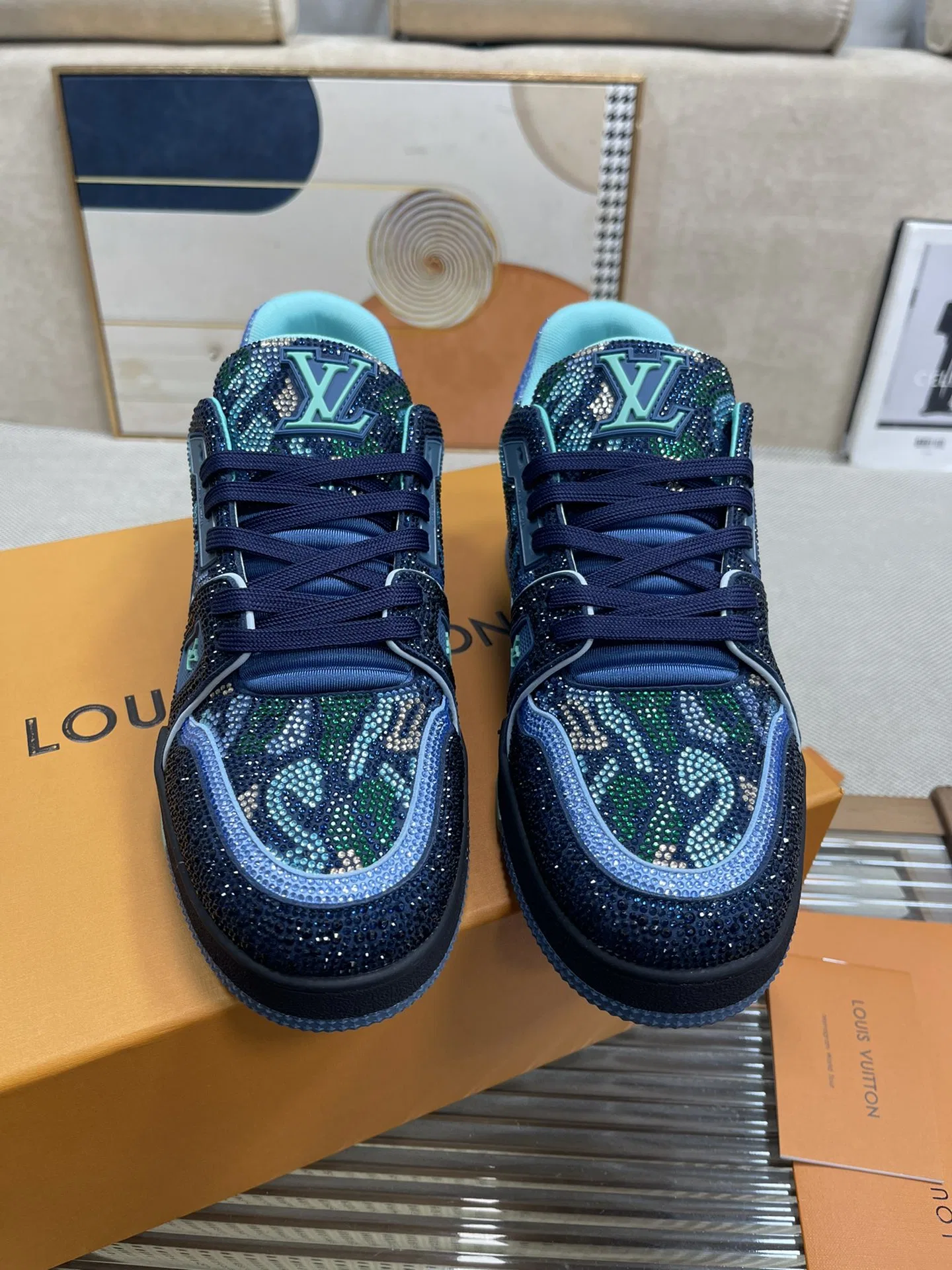 LV 27FW QVUSQNN 229 스니커즈 7