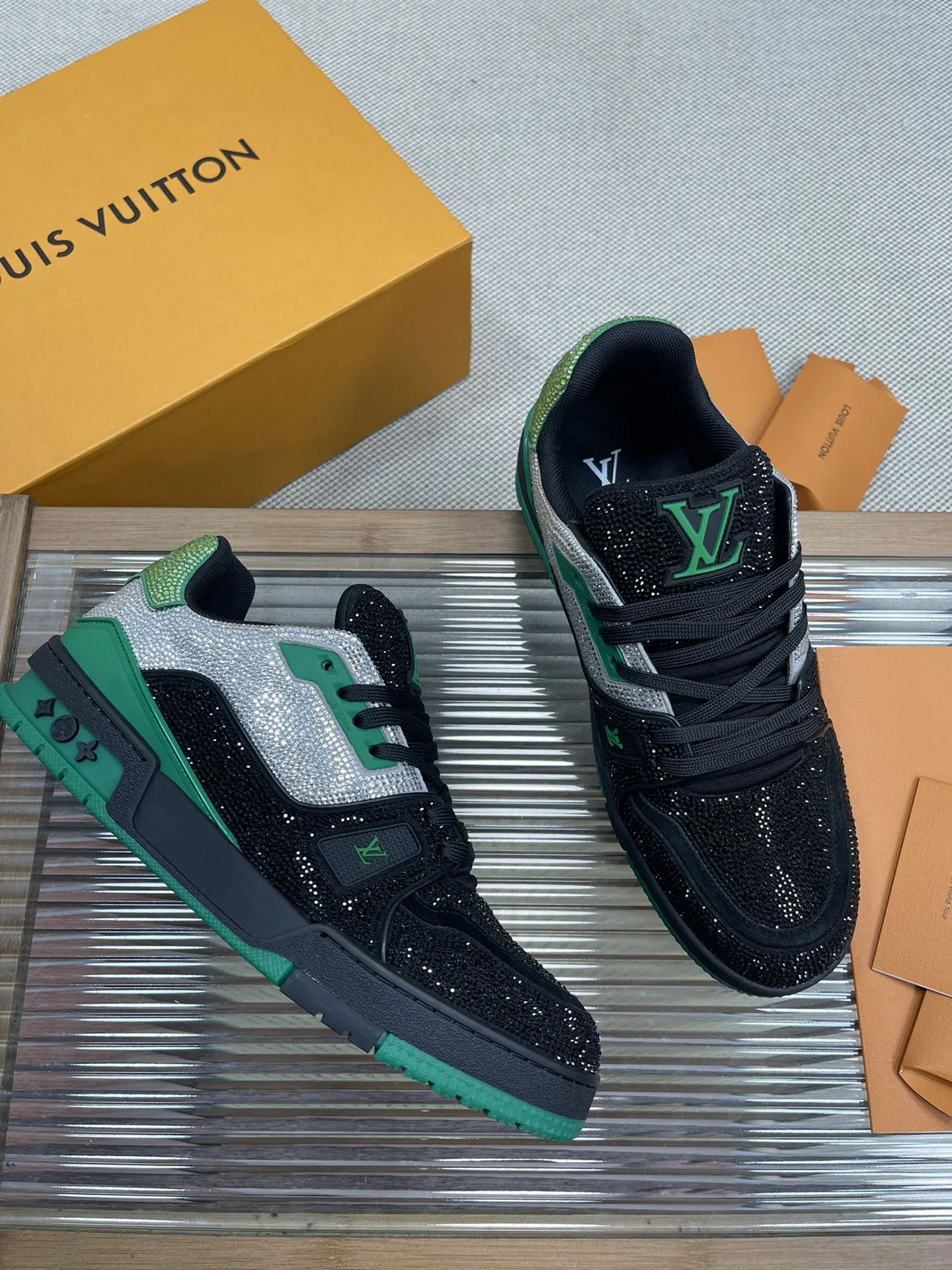 LV 27FW QVUSQNN 229 스니커즈 13