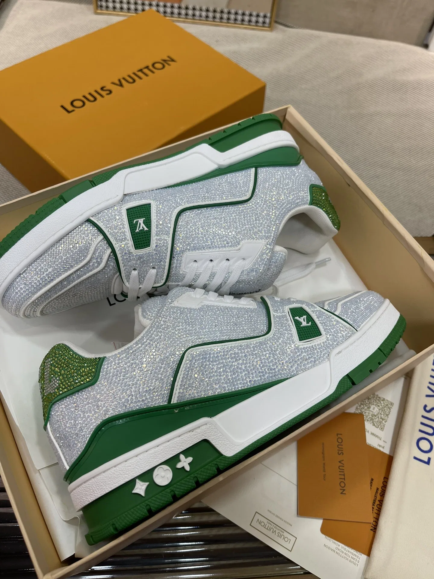 LV 27FW QVUSQNN 229 스니커즈 33