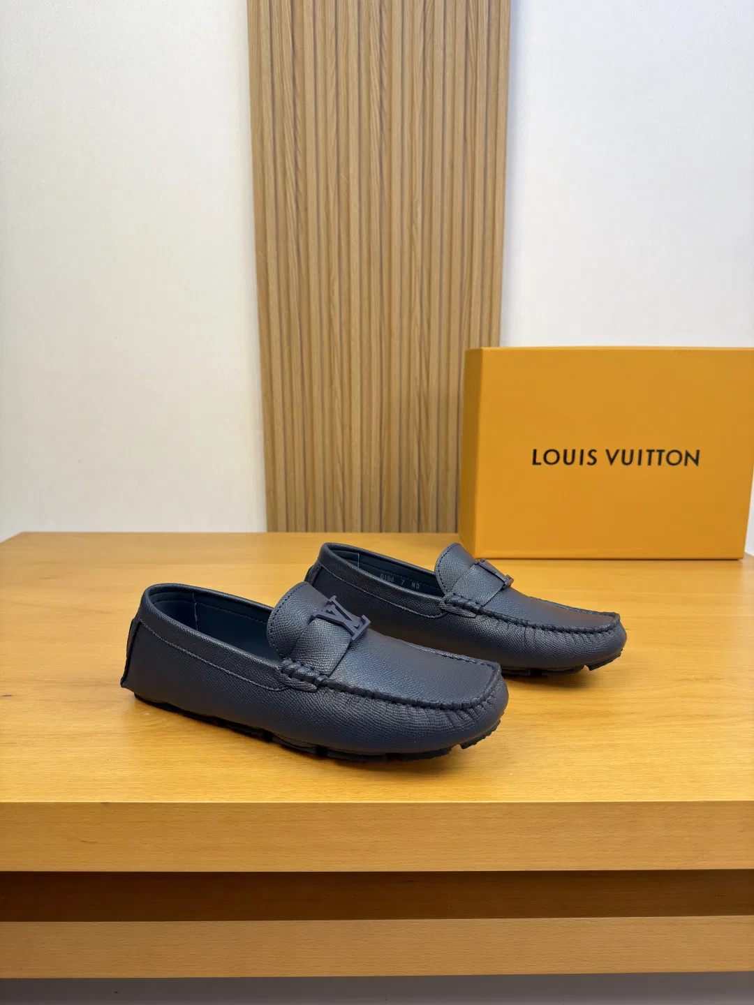 LV 27FW QVUSQNN 238 로퍼 17