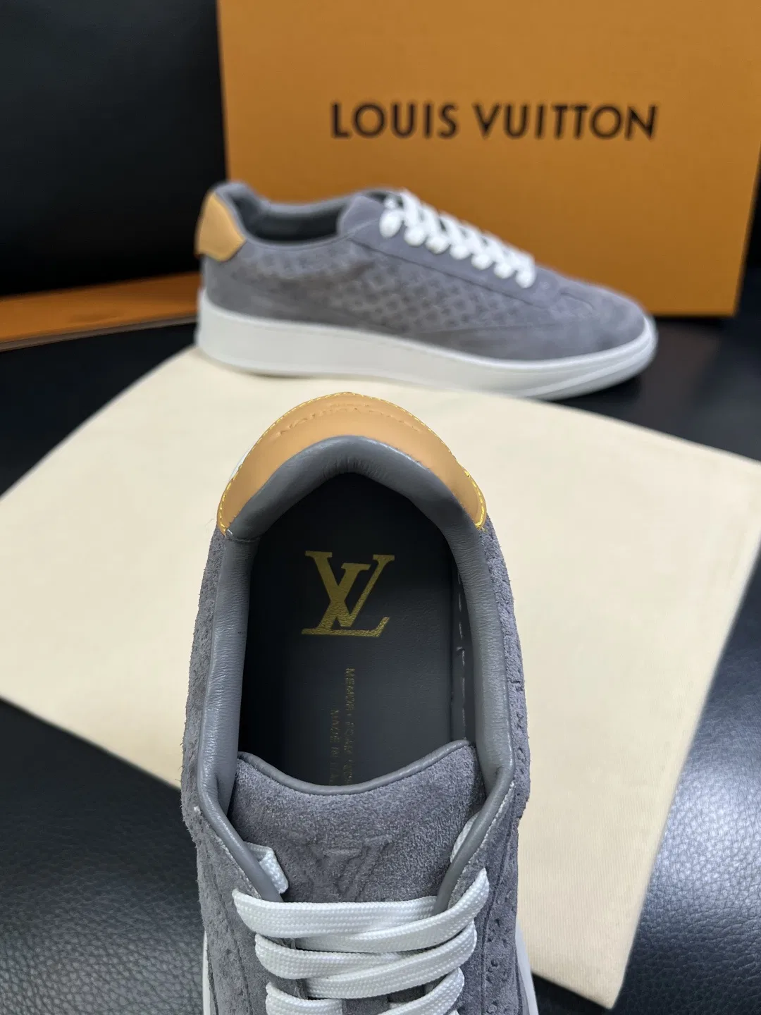 LV 27FW QVUSQNN 239 스니커즈 7