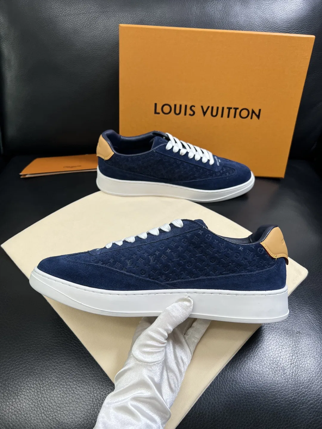 LV 27FW QVUSQNN 239 스니커즈 14