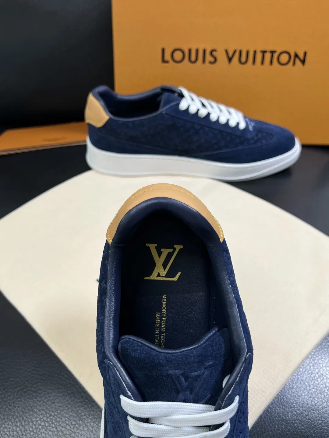 LV 27FW QVUSQNN 239 스니커즈 16