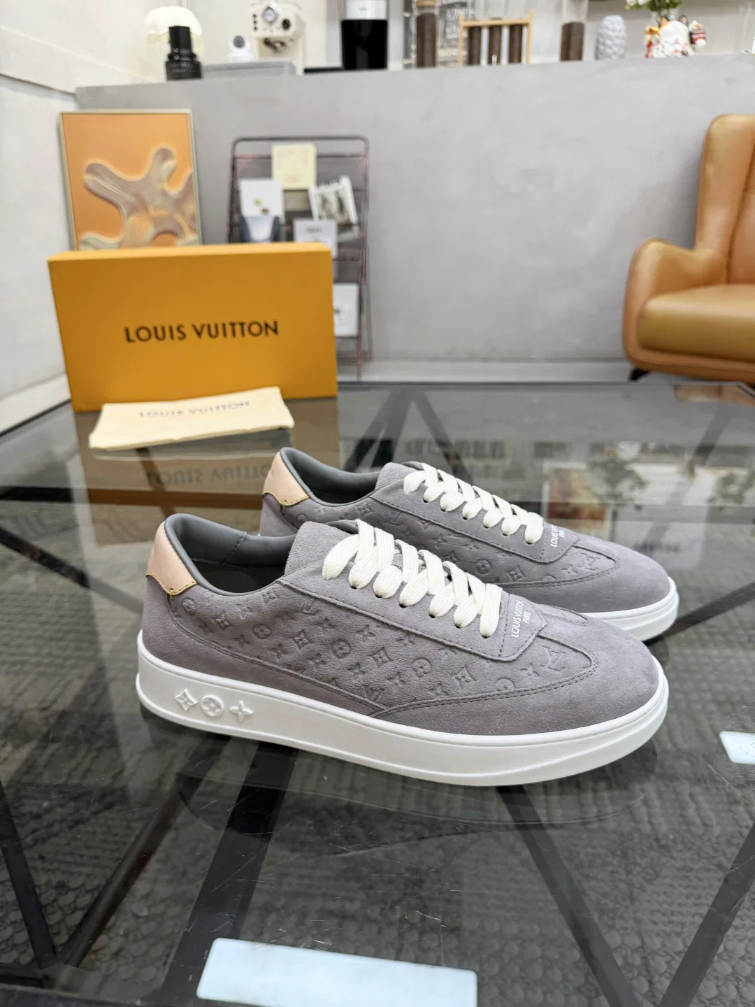 LV 27FW QVUSQNN 239 스니커즈 20