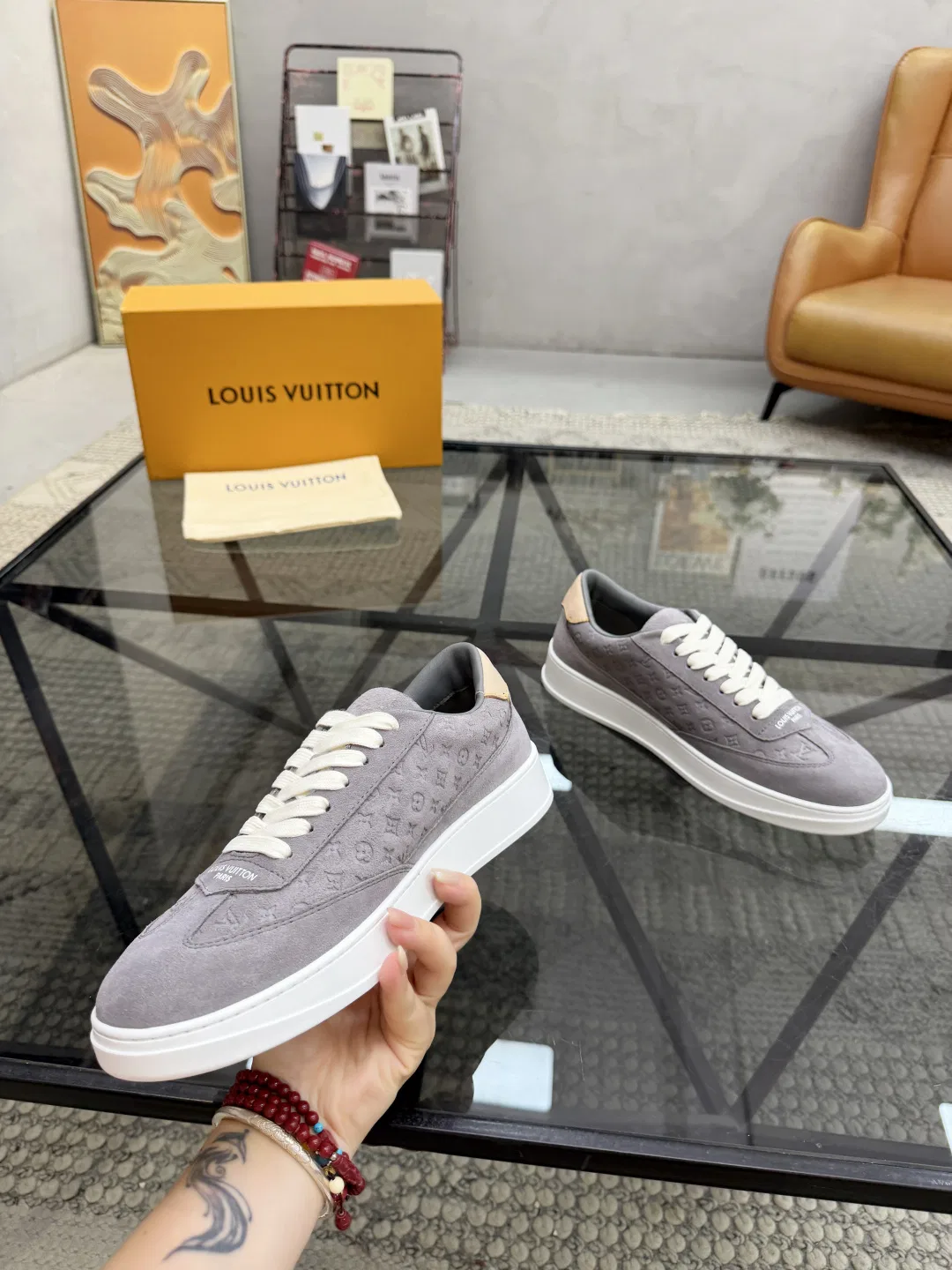LV 27FW QVUSQNN 239 스니커즈 22