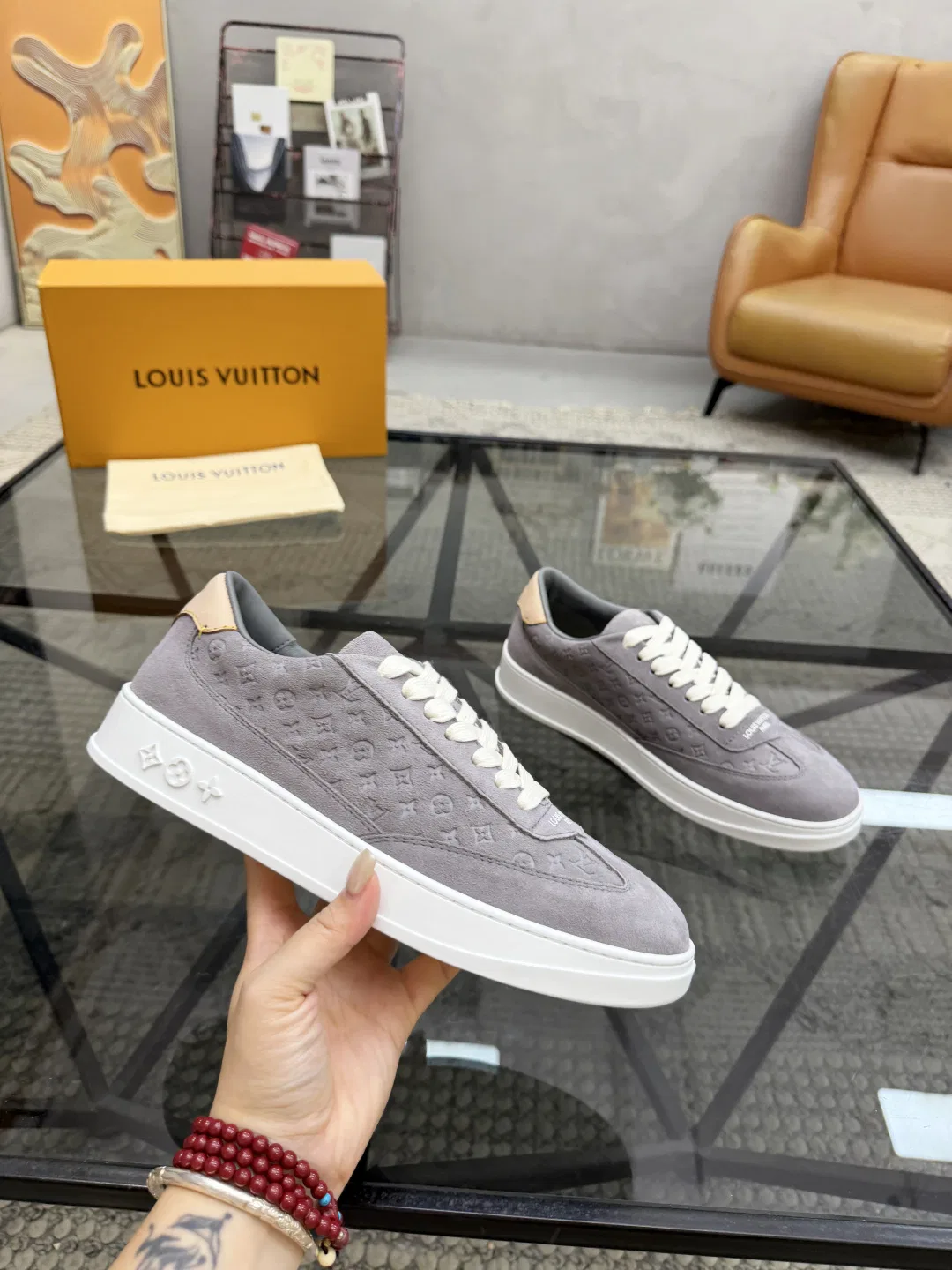 LV 27FW QVUSQNN 239 스니커즈 23