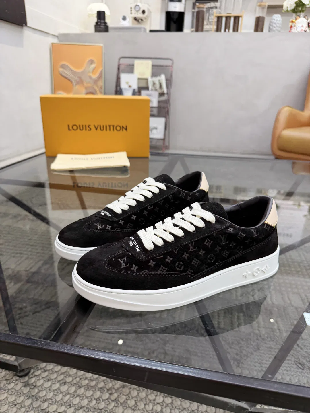 LV 27FW QVUSQNN 239 스니커즈 28