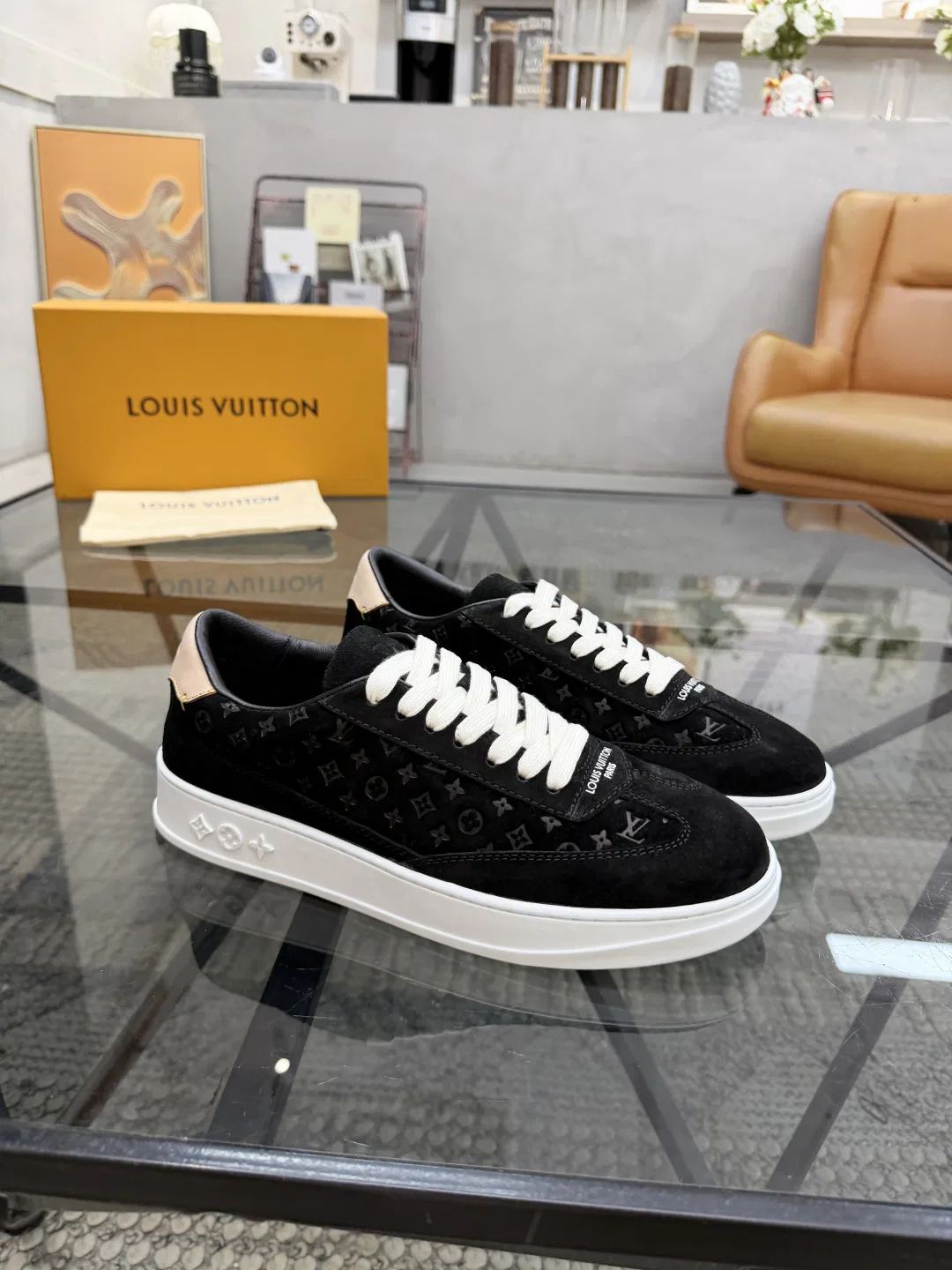 LV 27FW QVUSQNN 239 스니커즈 29