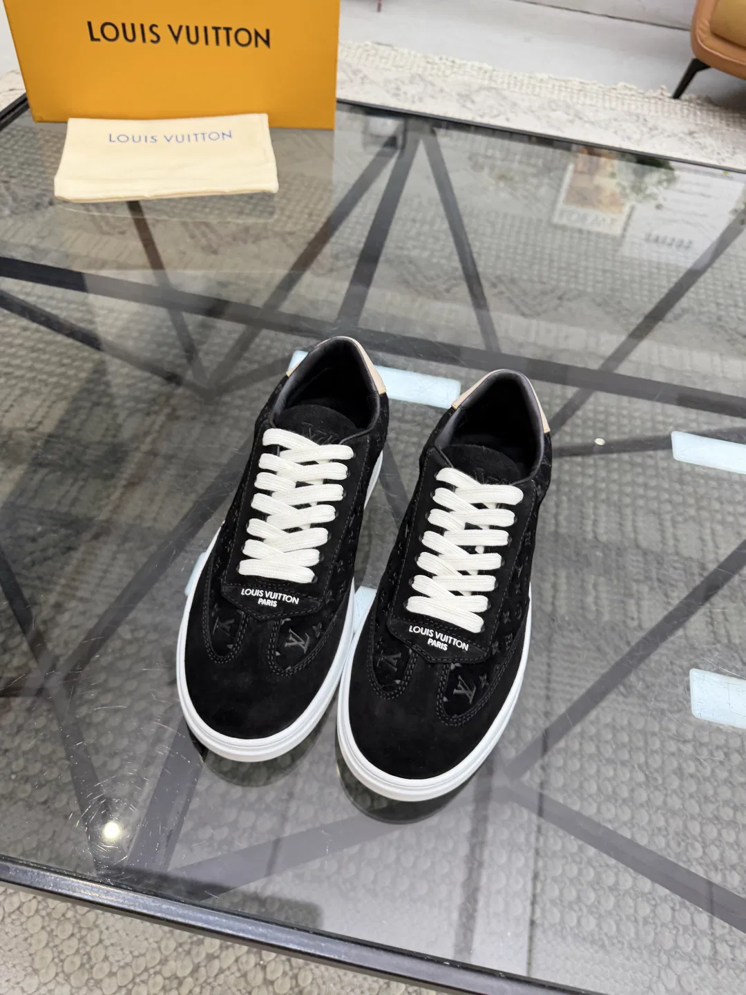 LV 27FW QVUSQNN 239 스니커즈 30