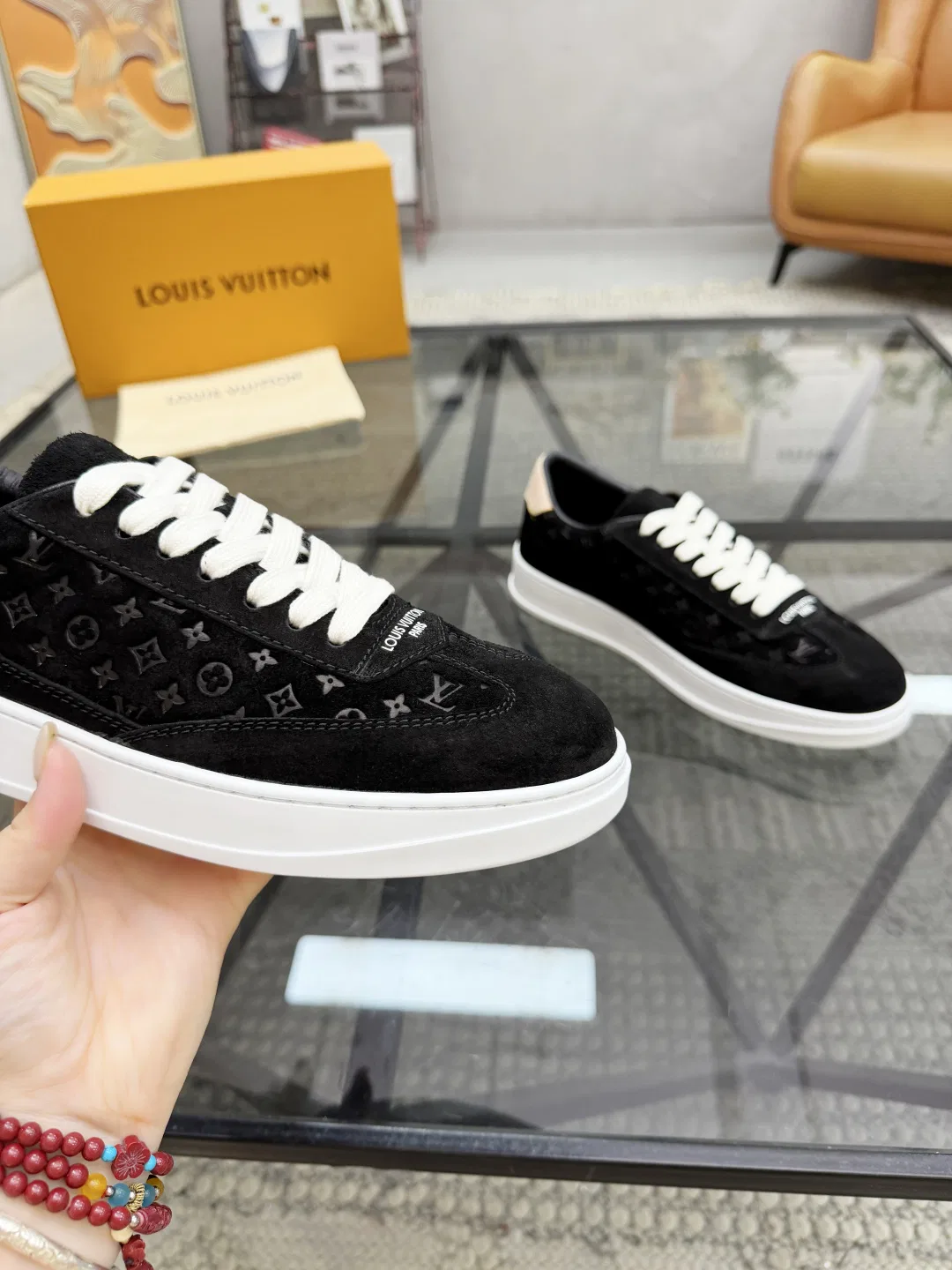 LV 27FW QVUSQNN 239 스니커즈 33