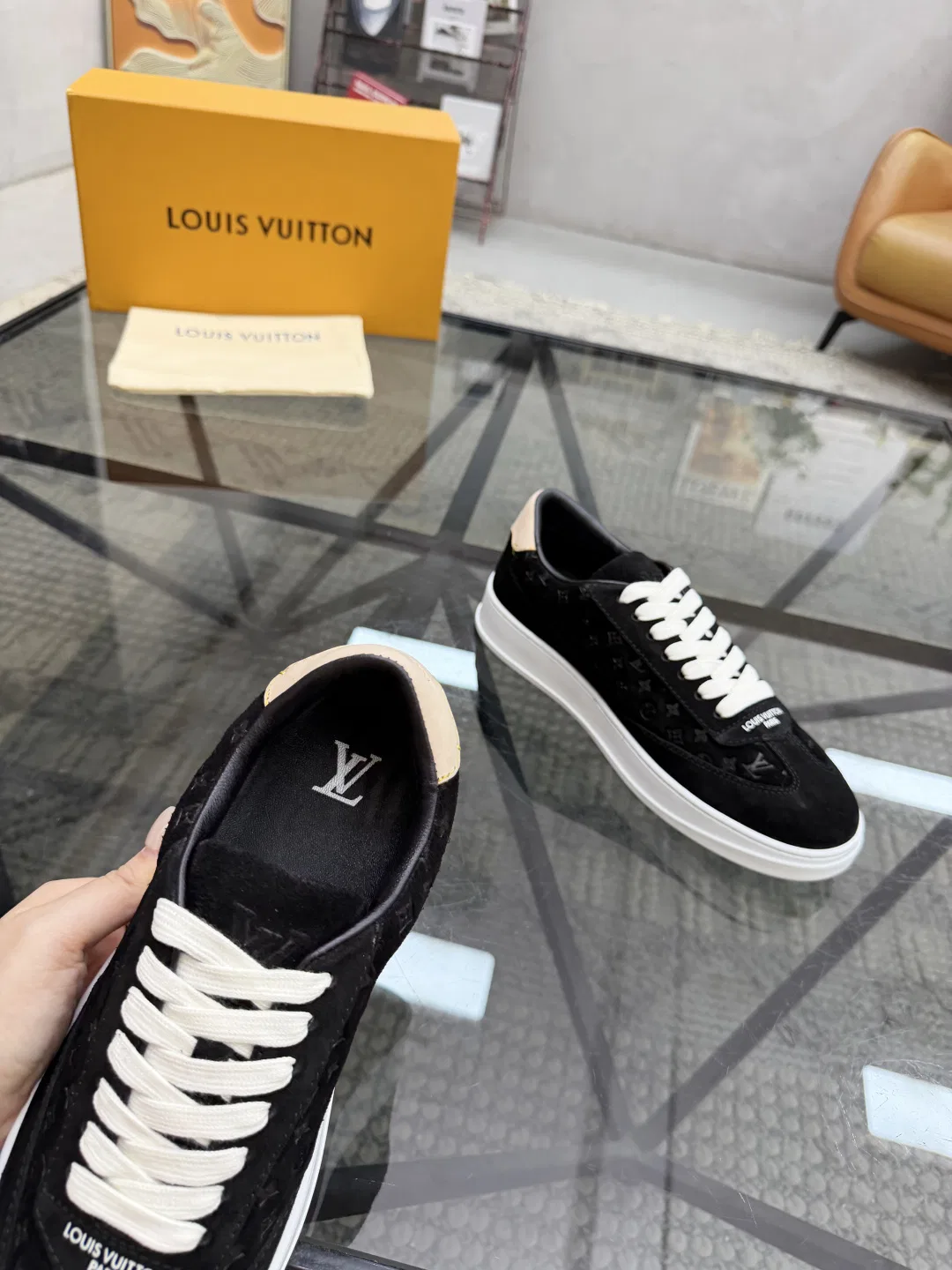 LV 27FW QVUSQNN 239 스니커즈 34