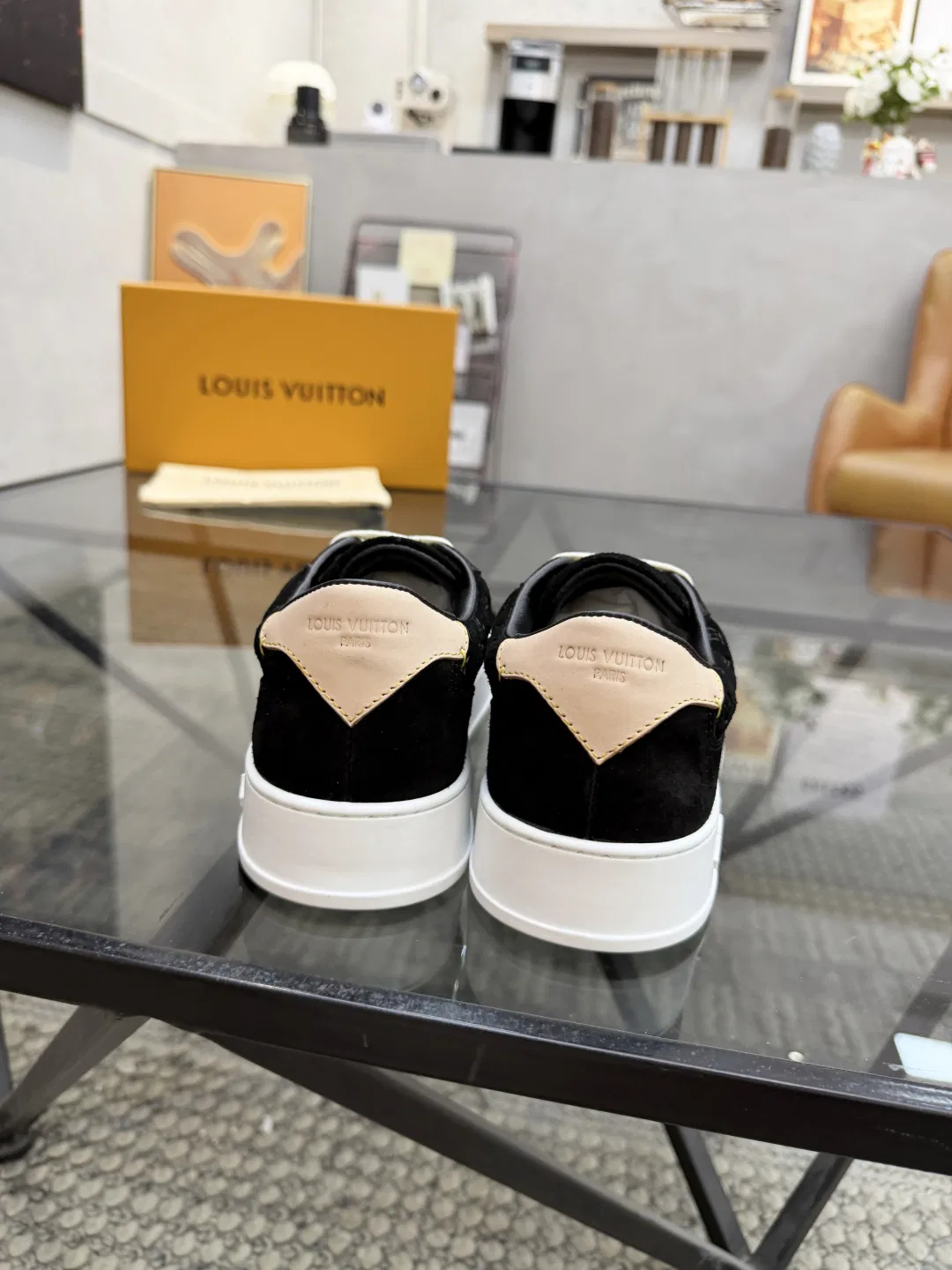 LV 27FW QVUSQNN 239 스니커즈 35