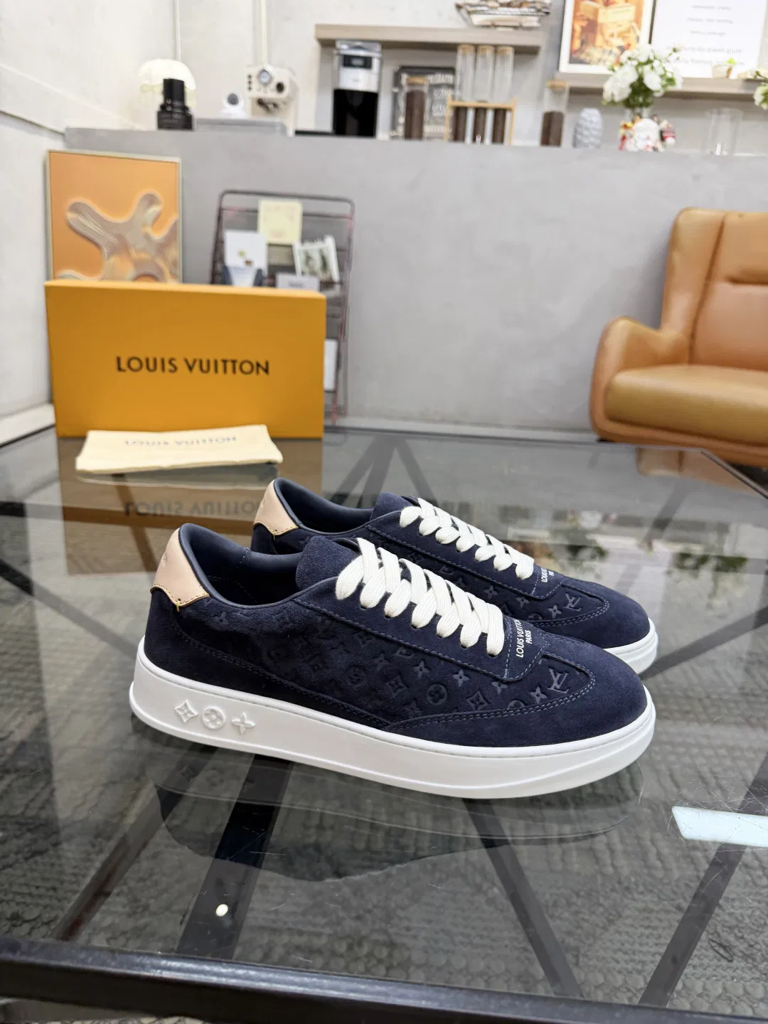 LV 27FW QVUSQNN 239 스니커즈 38