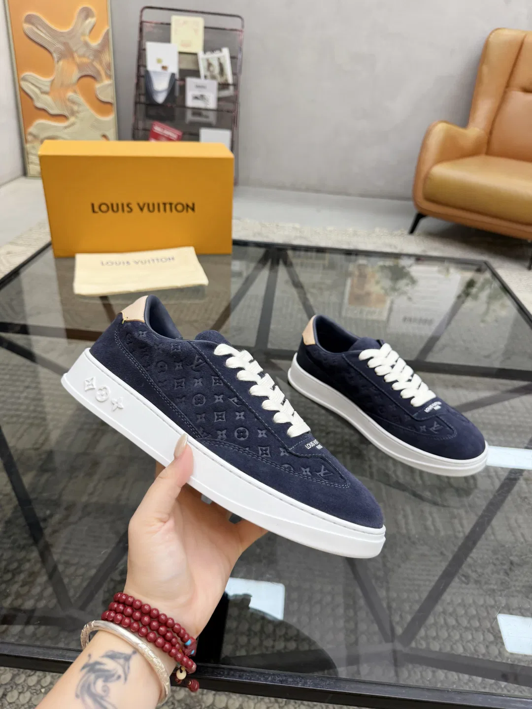 LV 27FW QVUSQNN 239 스니커즈 41