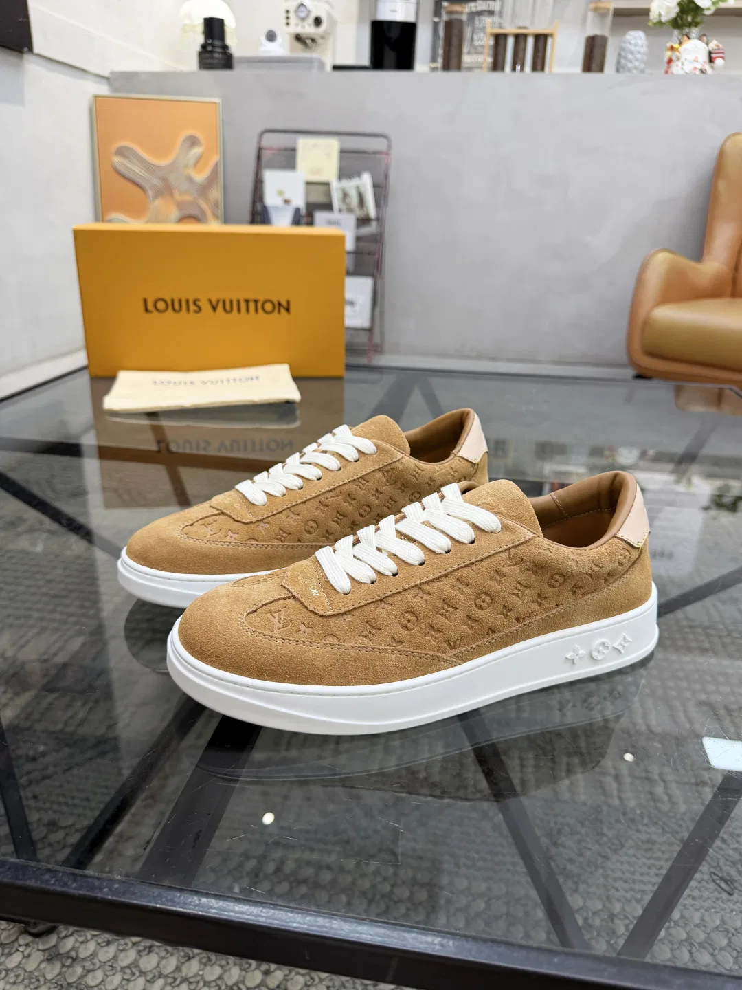 LV 27FW QVUSQNN 239 스니커즈 46