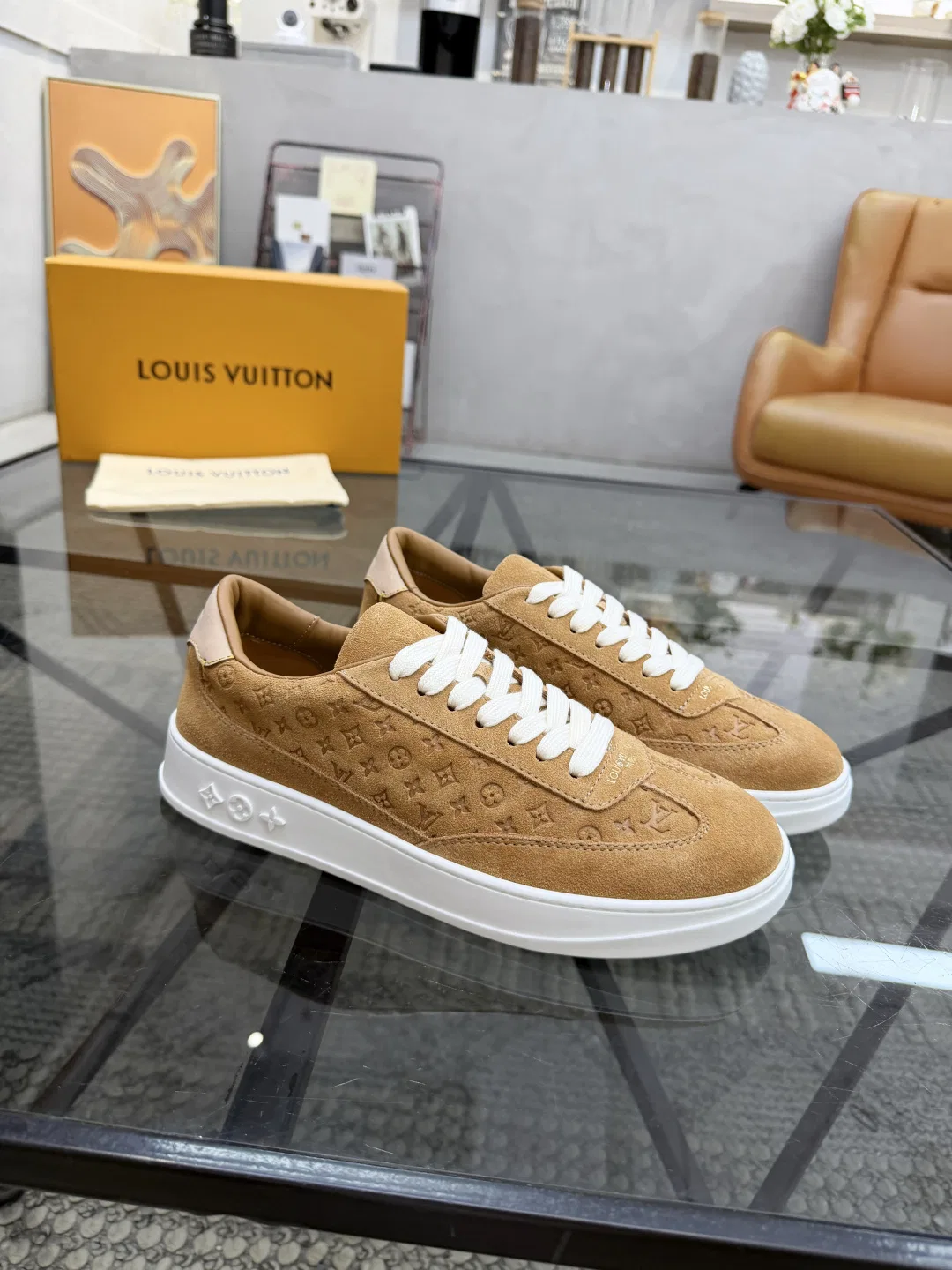 LV 27FW QVUSQNN 239 스니커즈 47