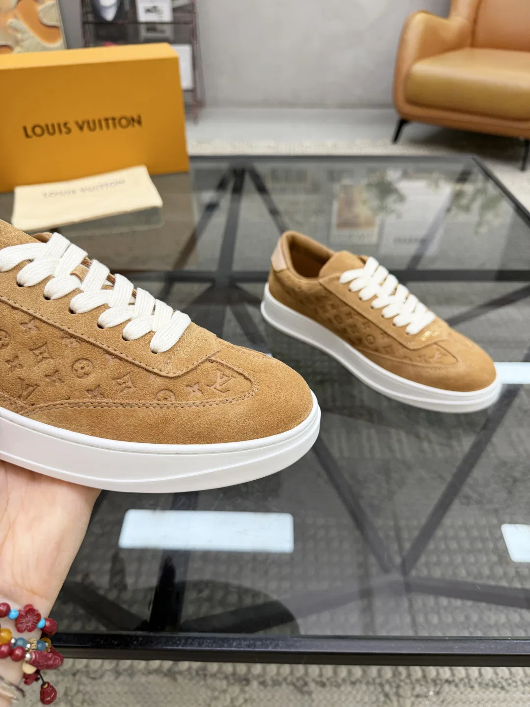 LV 27FW QVUSQNN 239 스니커즈 51