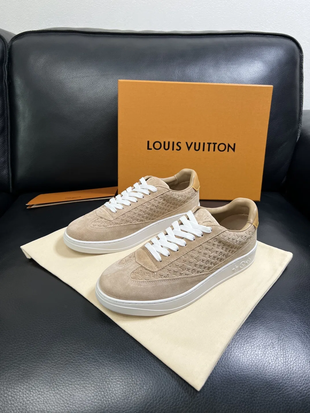 LV 27FW QVUSQNN 239 스니커즈 56