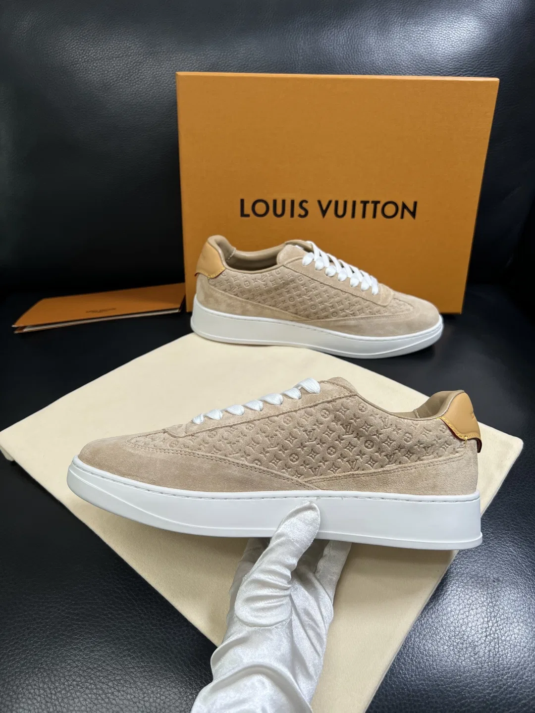 LV 27FW QVUSQNN 239 스니커즈 58