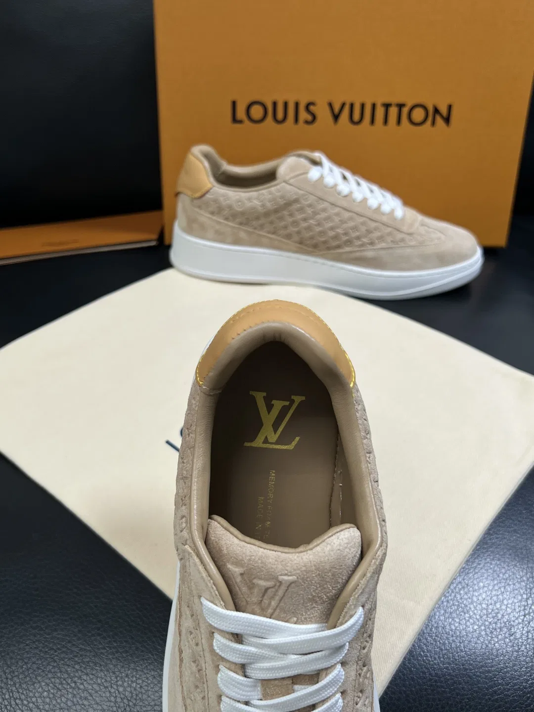 LV 27FW QVUSQNN 239 스니커즈 60