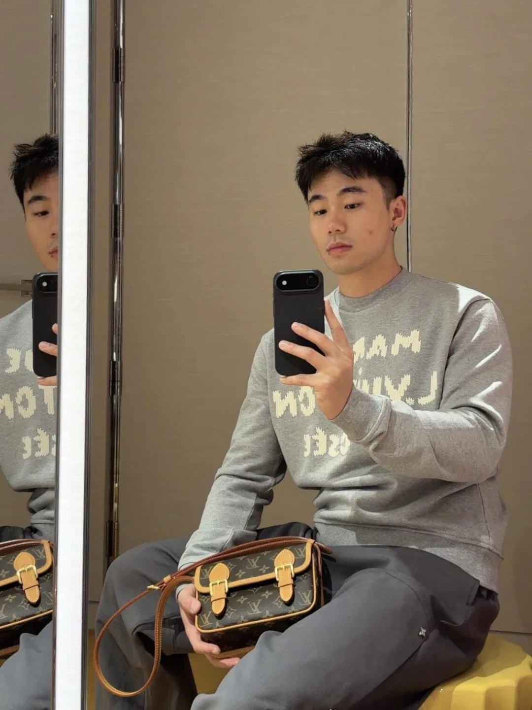 LV 27FW QVUSQNN 240 맨투맨 30