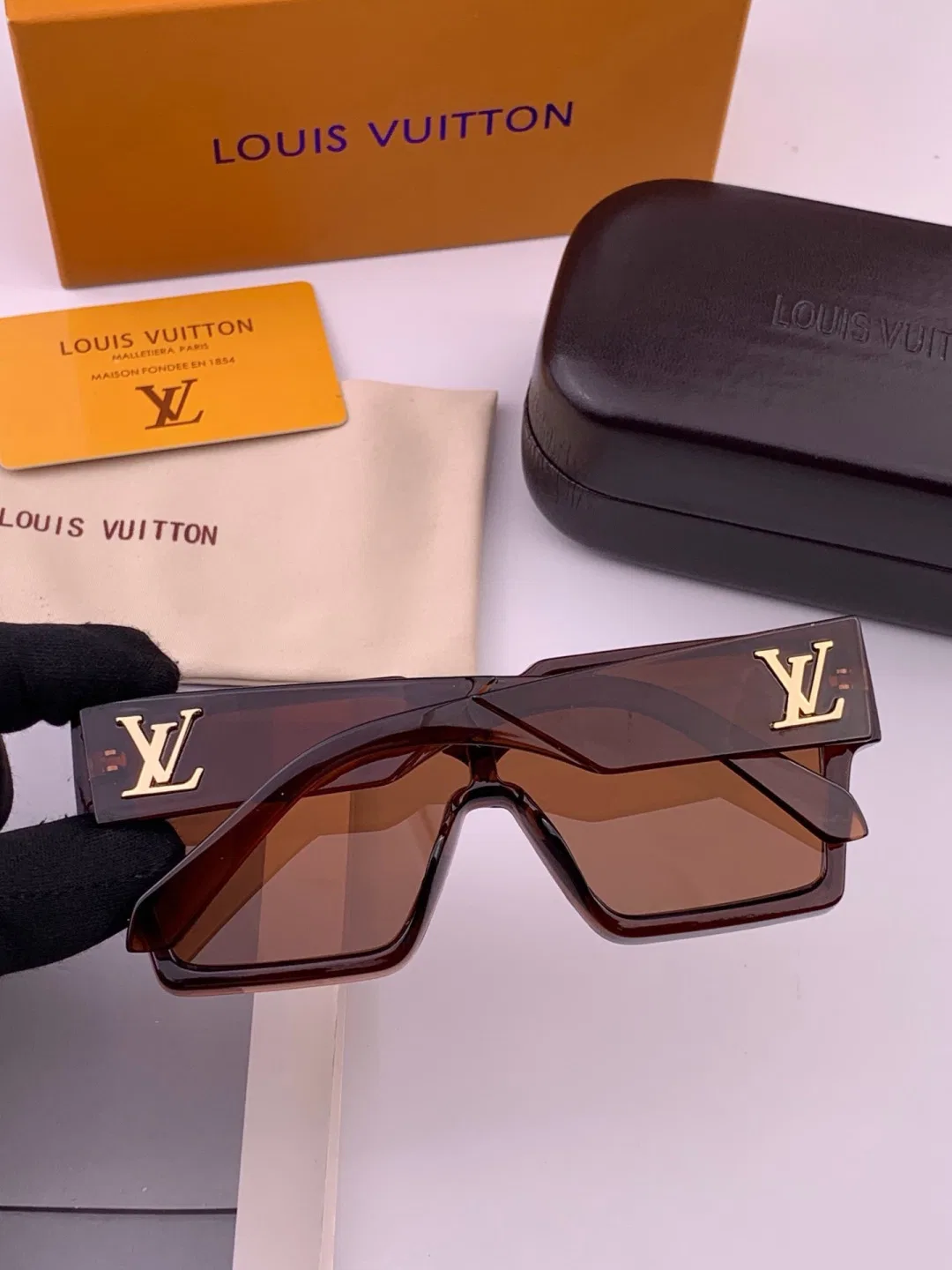LV 27FW QVUSQNN 246 선글라스 16