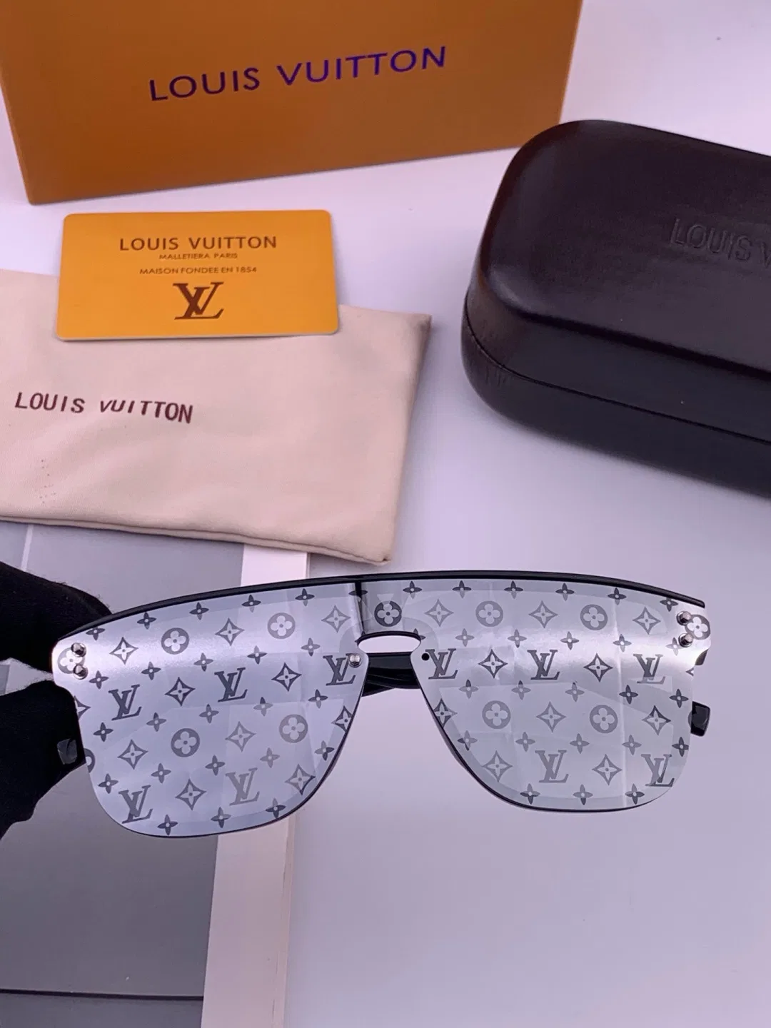 LV 27FW QVUSQNN 250 선글라스 10