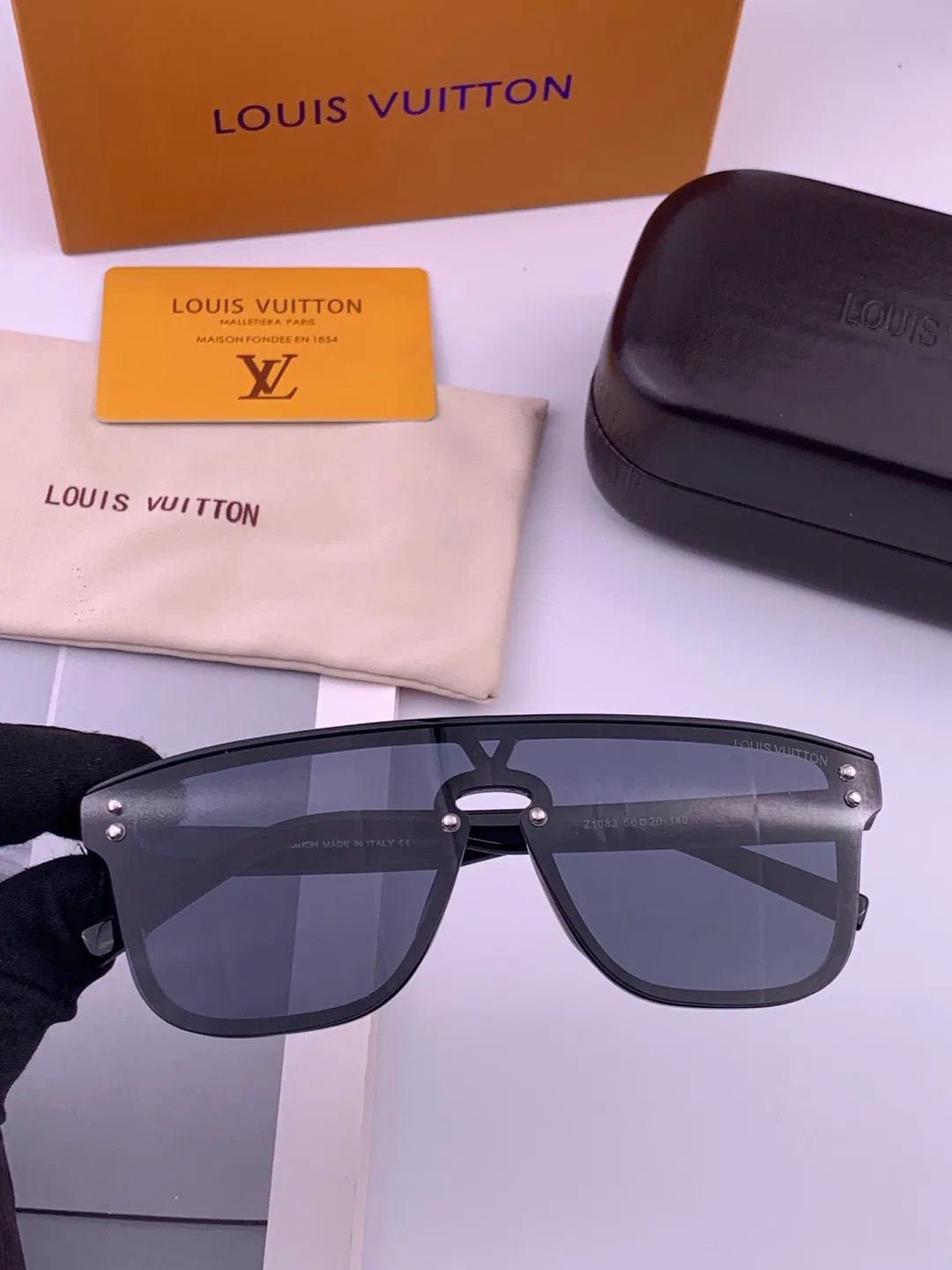 LV 27FW QVUSQNN 250 선글라스 13