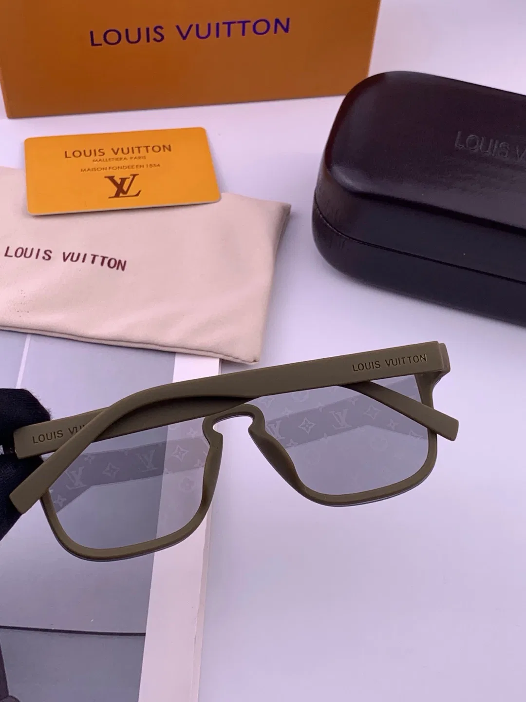 LV 27FW QVUSQNN 250 선글라스 16