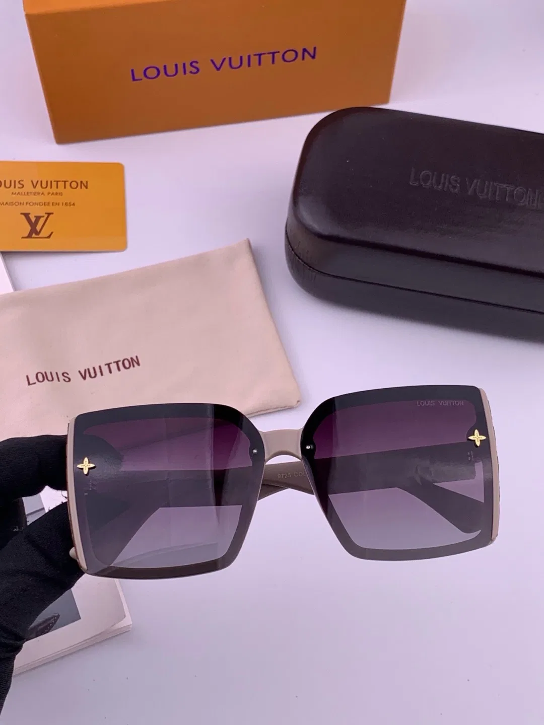 LV 27FW QVUSQNN 252 선글라스 9