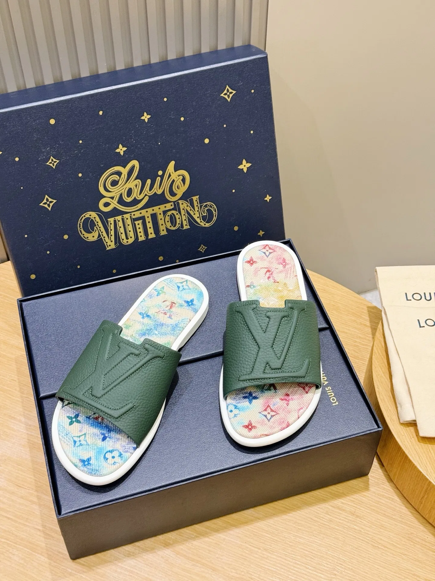 LV 27FW QVUSQNN 257 슬리퍼 24