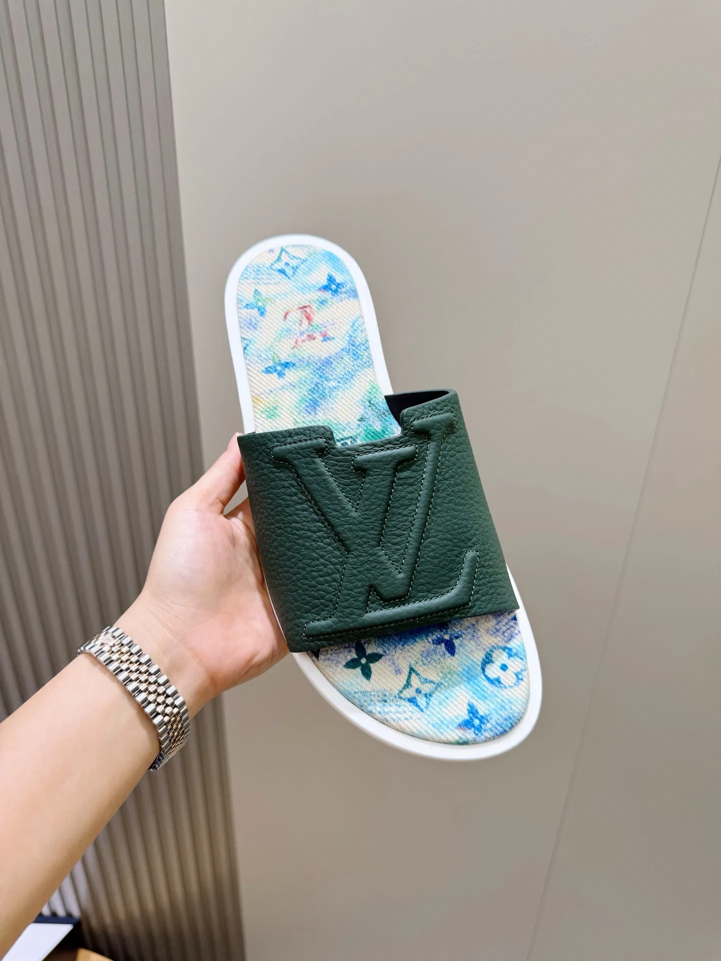 LV 27FW QVUSQNN 257 슬리퍼 27