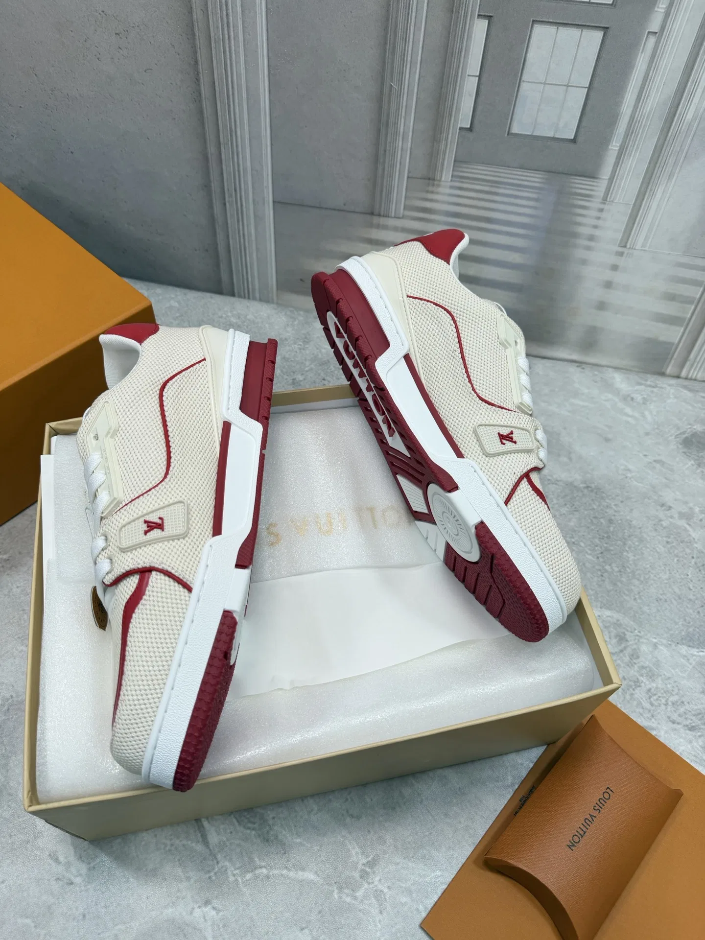 LV 27FW QVUSQNN 267 스니커즈 13
