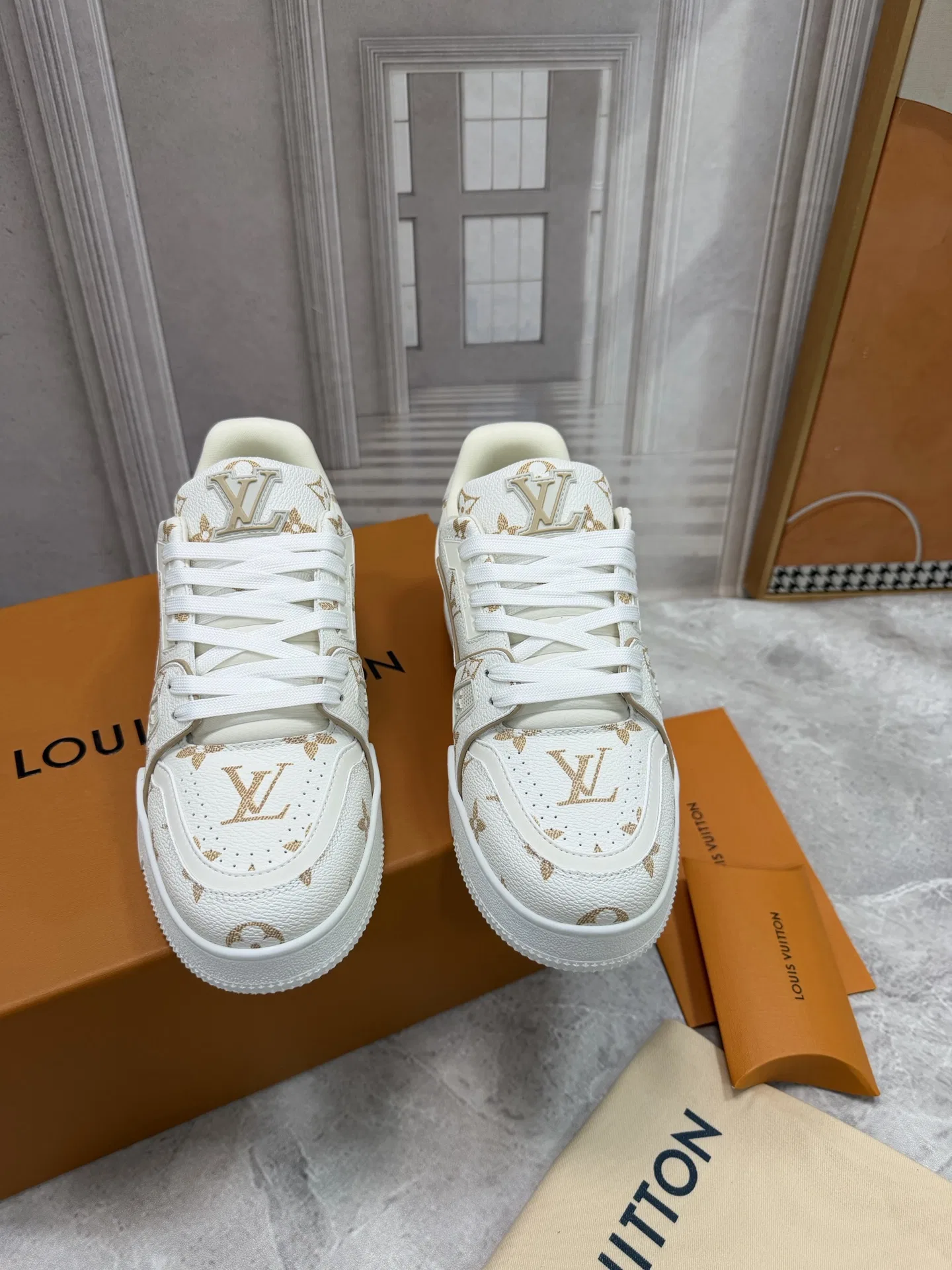 LV 27FW QVUSQNN 268 스니커즈 7
