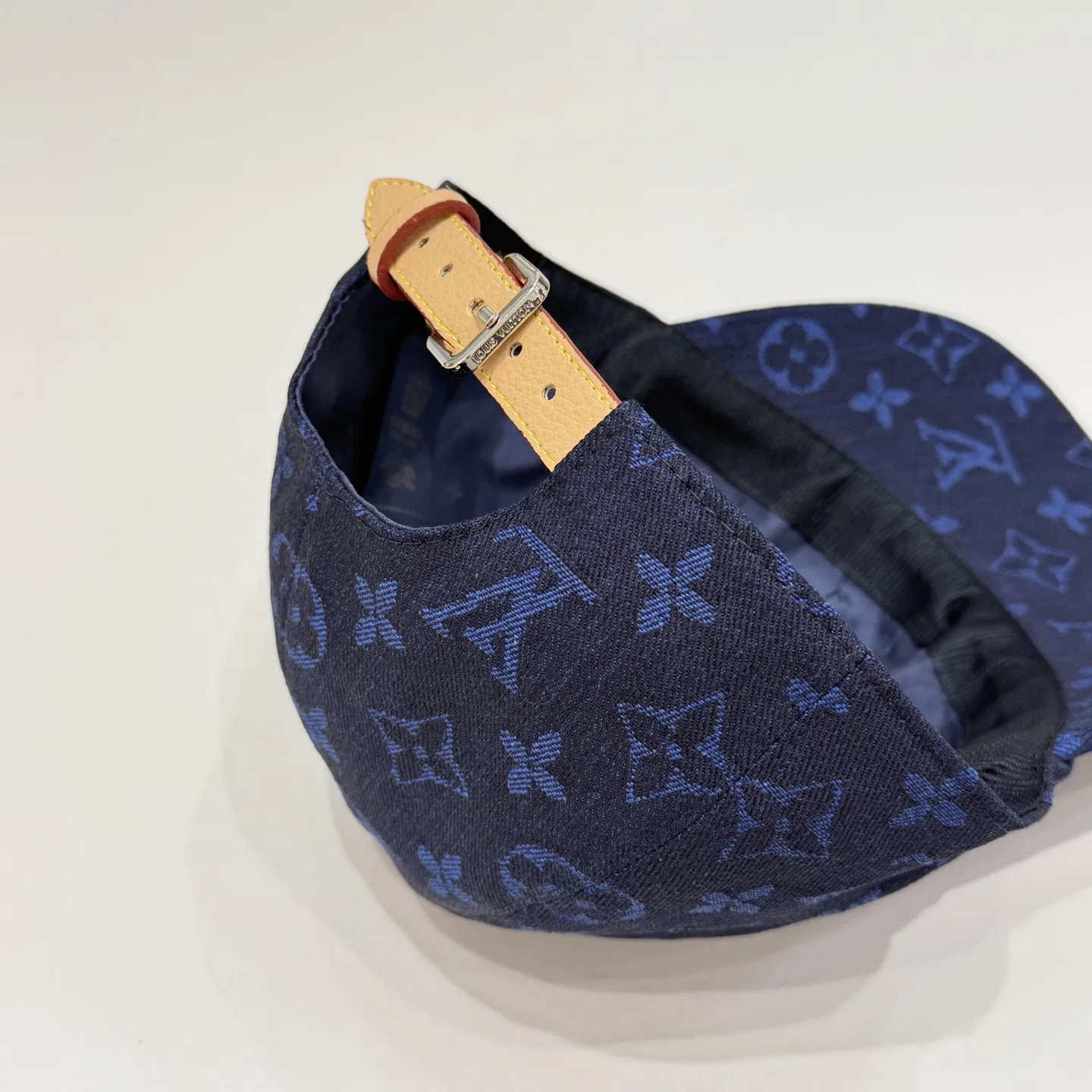 LV 27FW RMGAGGS 002 버킷백 8
