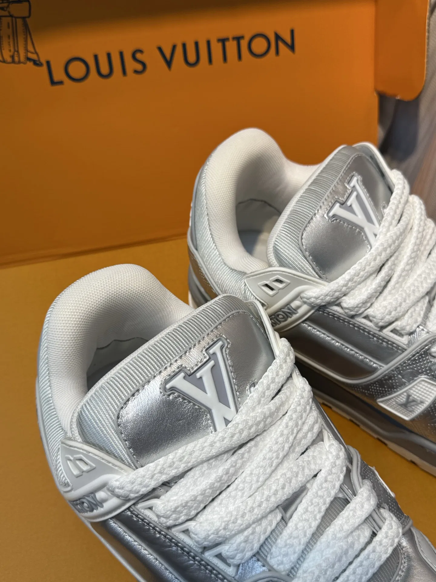 LV 27FW VBYCQID 001 스니커즈 8