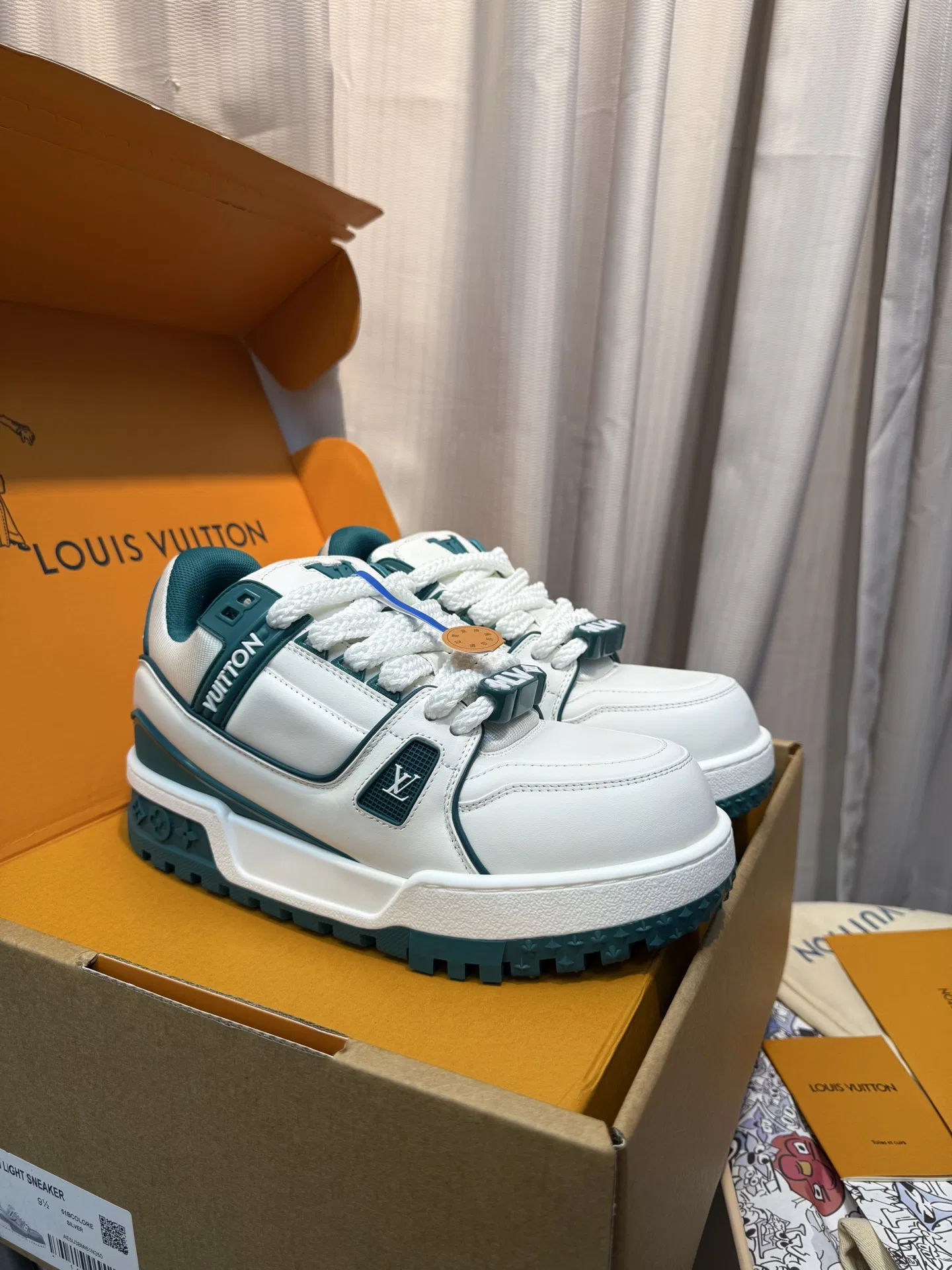 LV 27FW VBYCQID 001 스니커즈 11