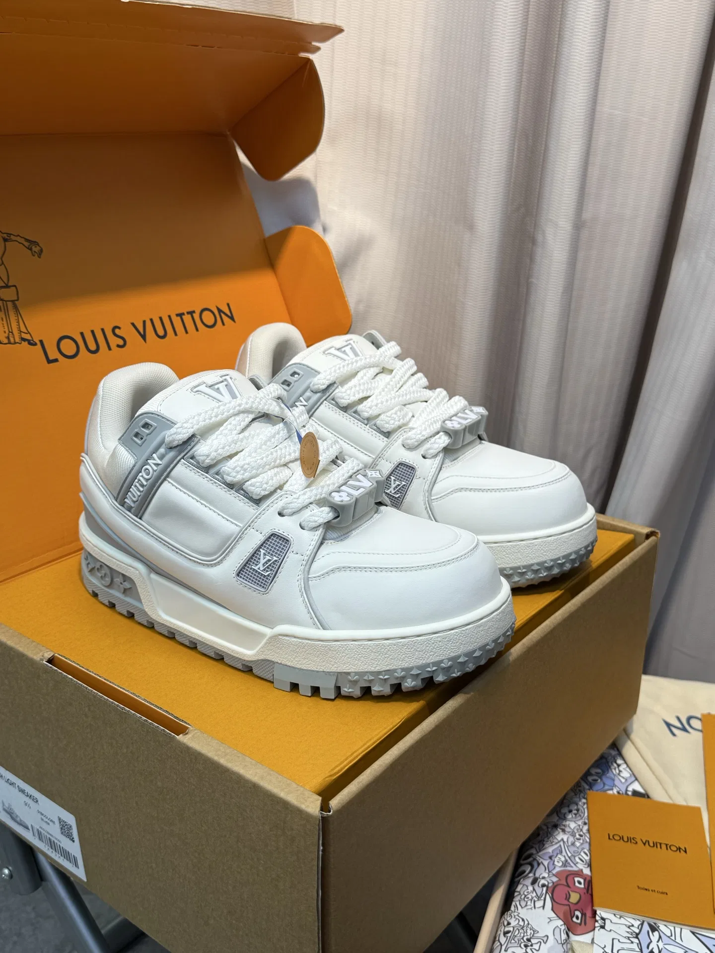 LV 27FW VBYCQID 001 스니커즈 15