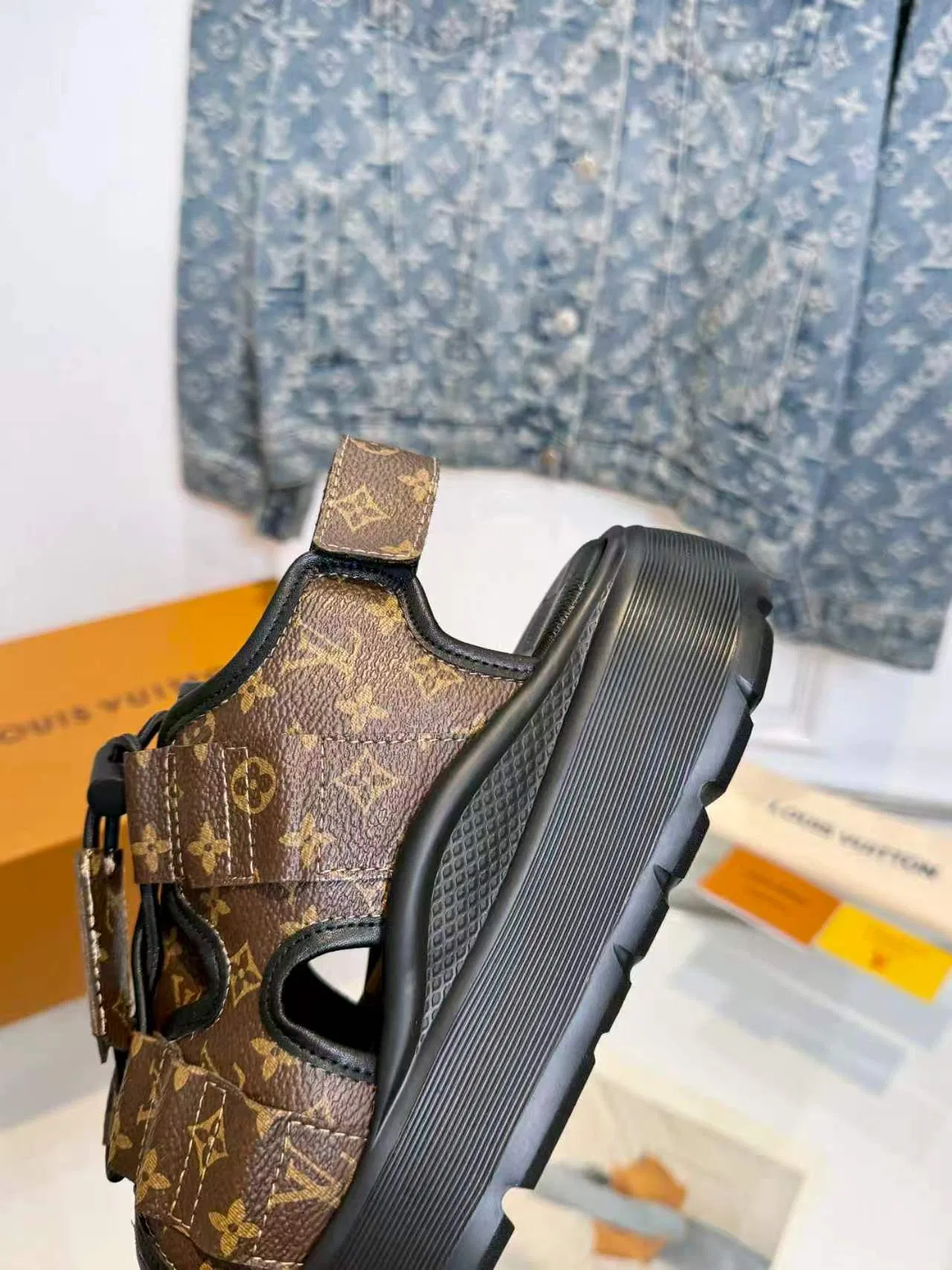 LV 27FW VBYCQID 005 샌들 45