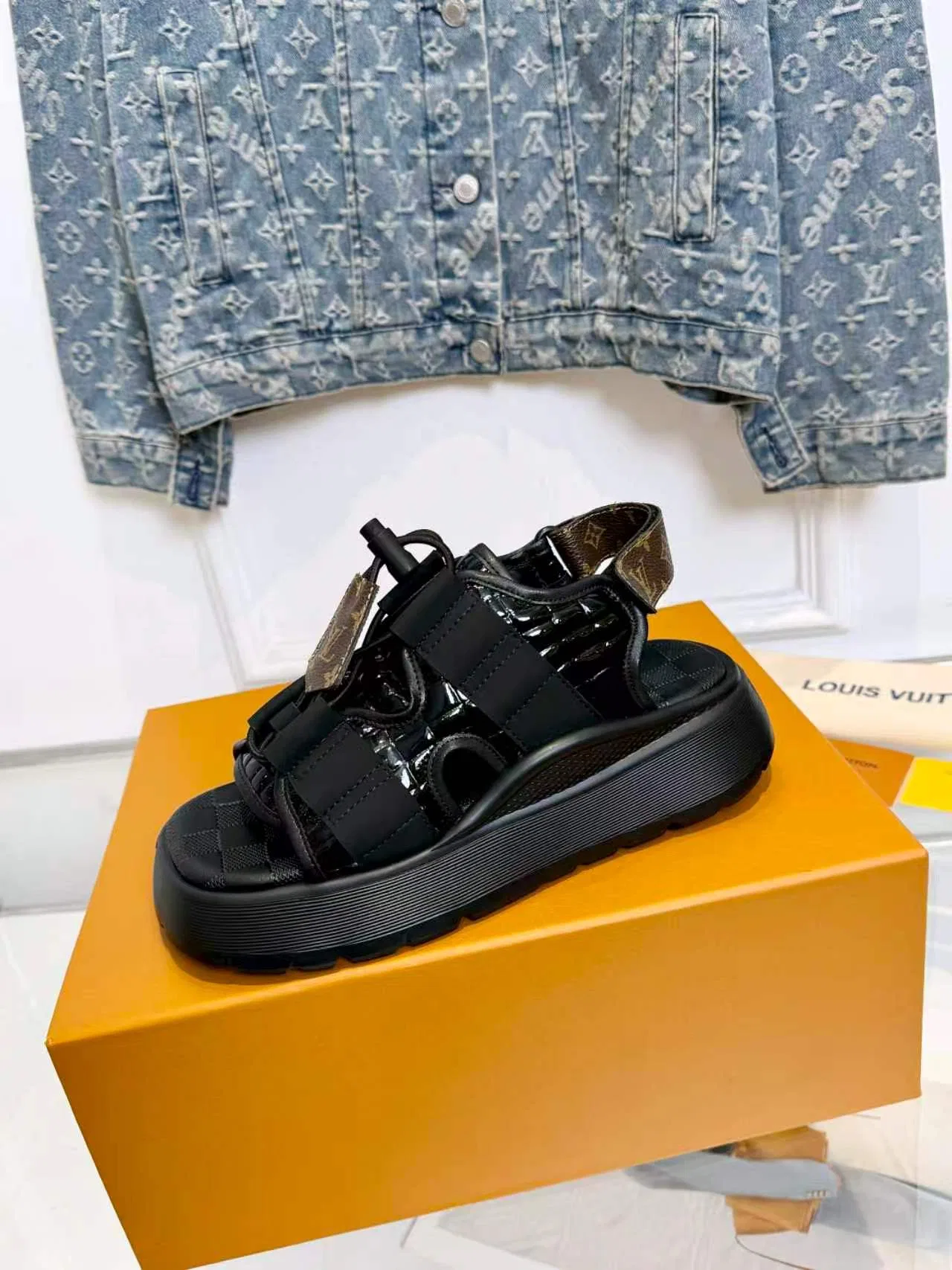 LV 27FW VBYCQID 006 샌들 9