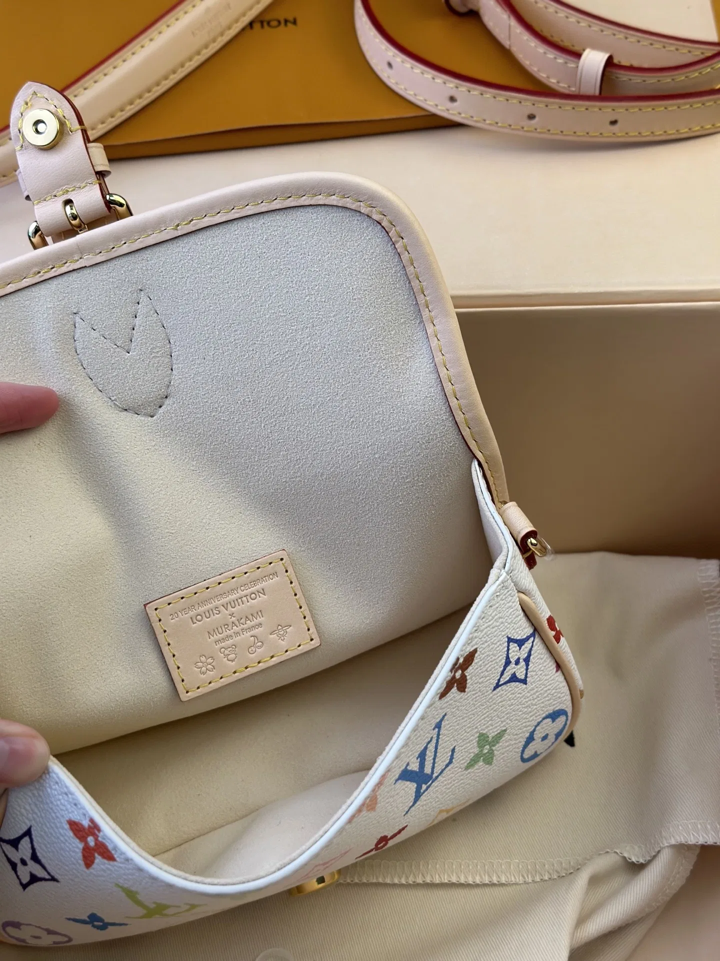LV 27FW VCICDVH 001 미니백 8