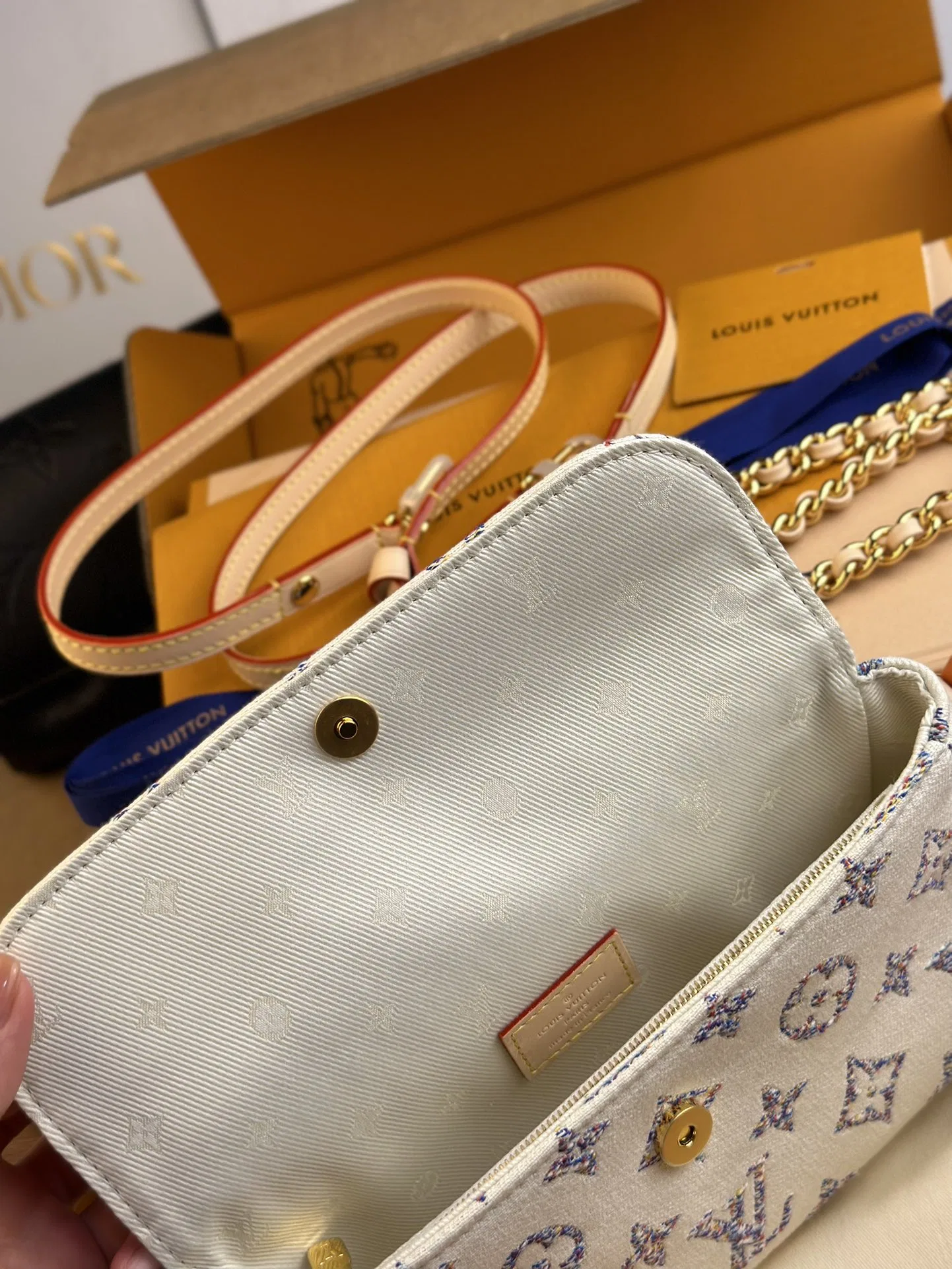 LV 27FW VCICDVH 004 미니백 7