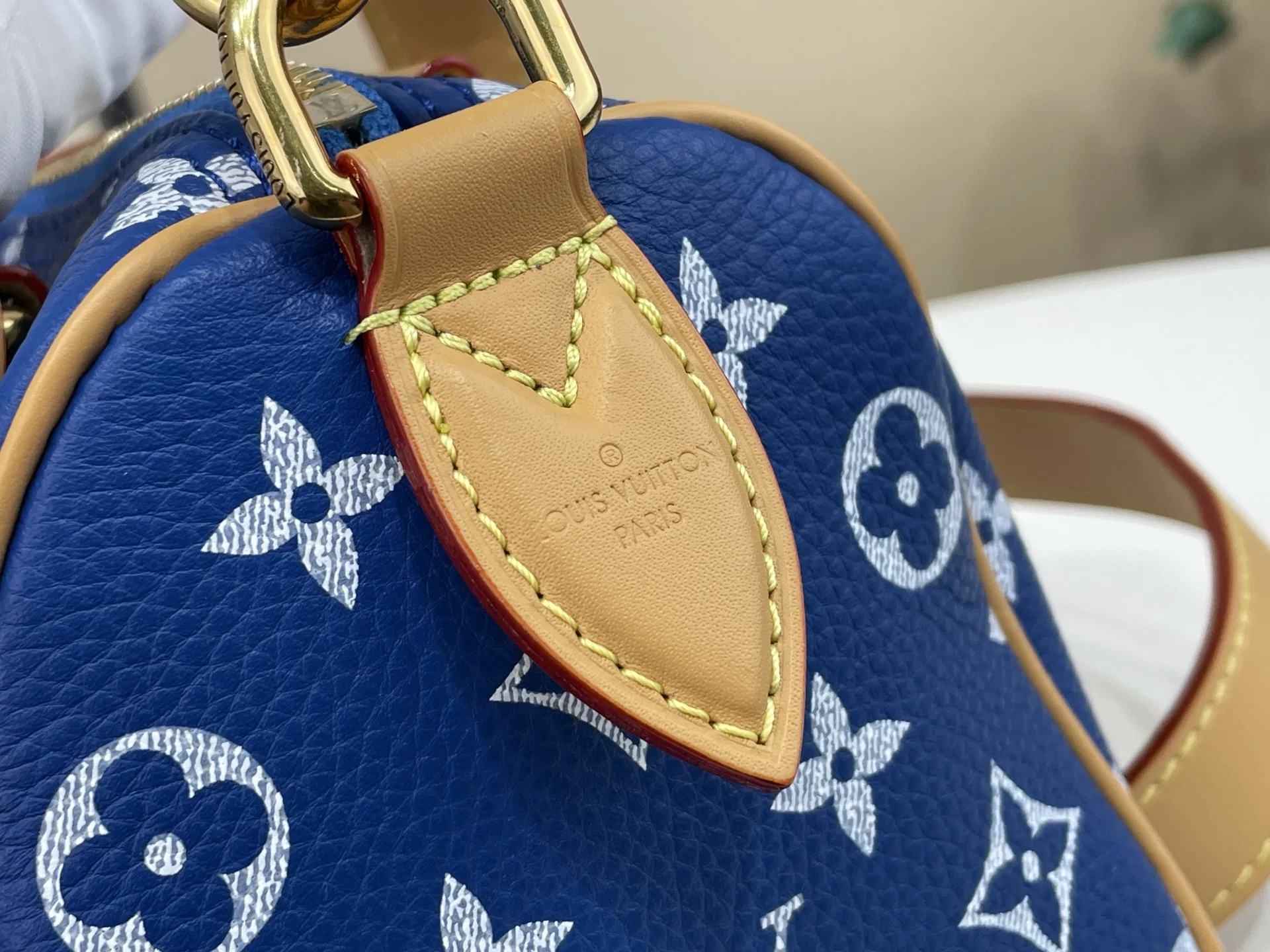 LV 27FW VCICDVH 008 토트백 9