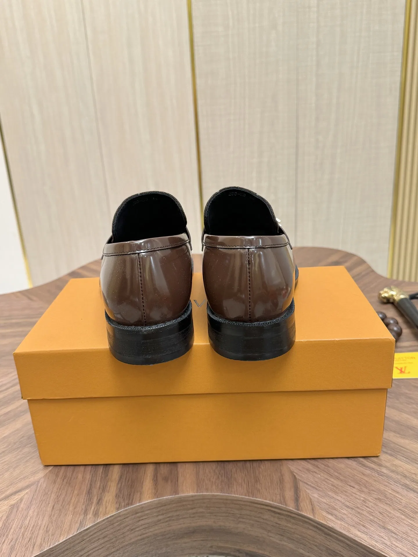 LV 27FW VCICDVH 012 구두 9