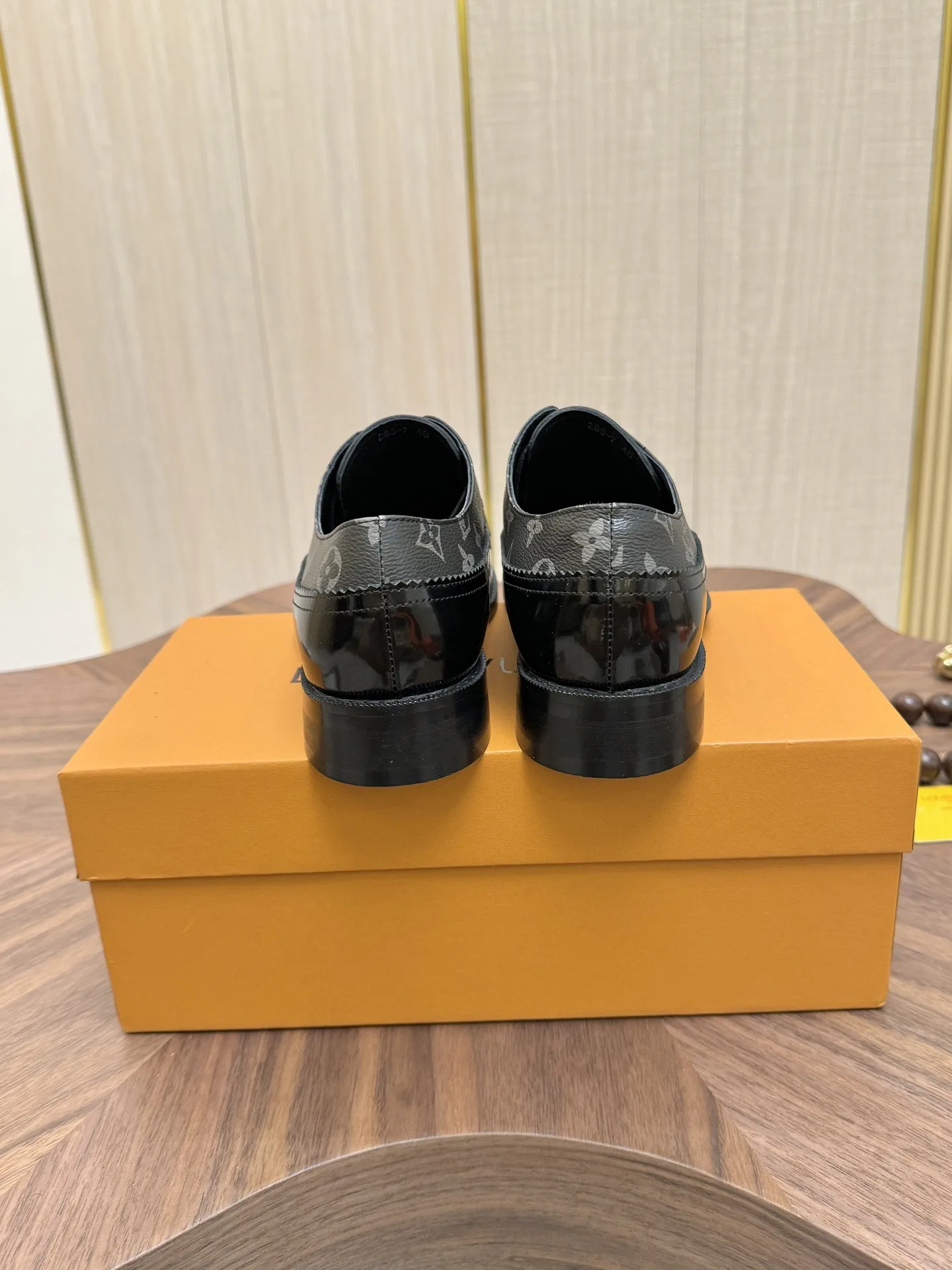 LV 27FW VCICDVH 015 구두 8