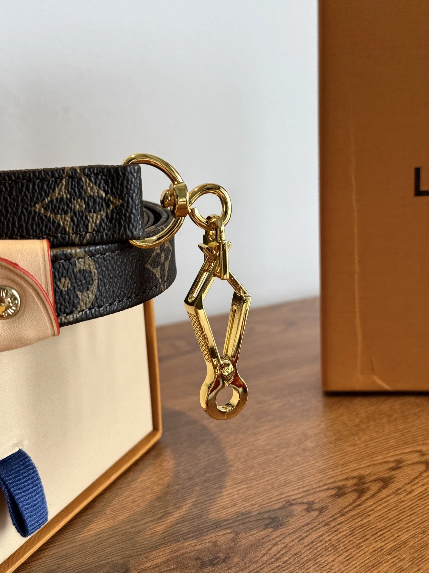 LV 27FW VCICDVH 018 애견목걸이 17