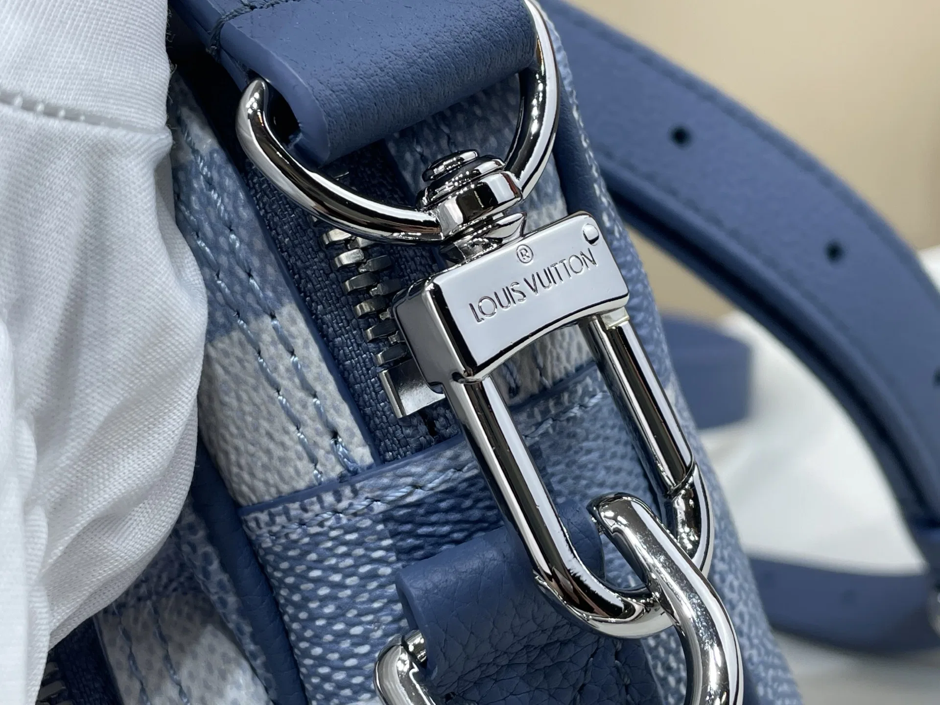 LV 27FW VCICDVH 021 크로스백 7