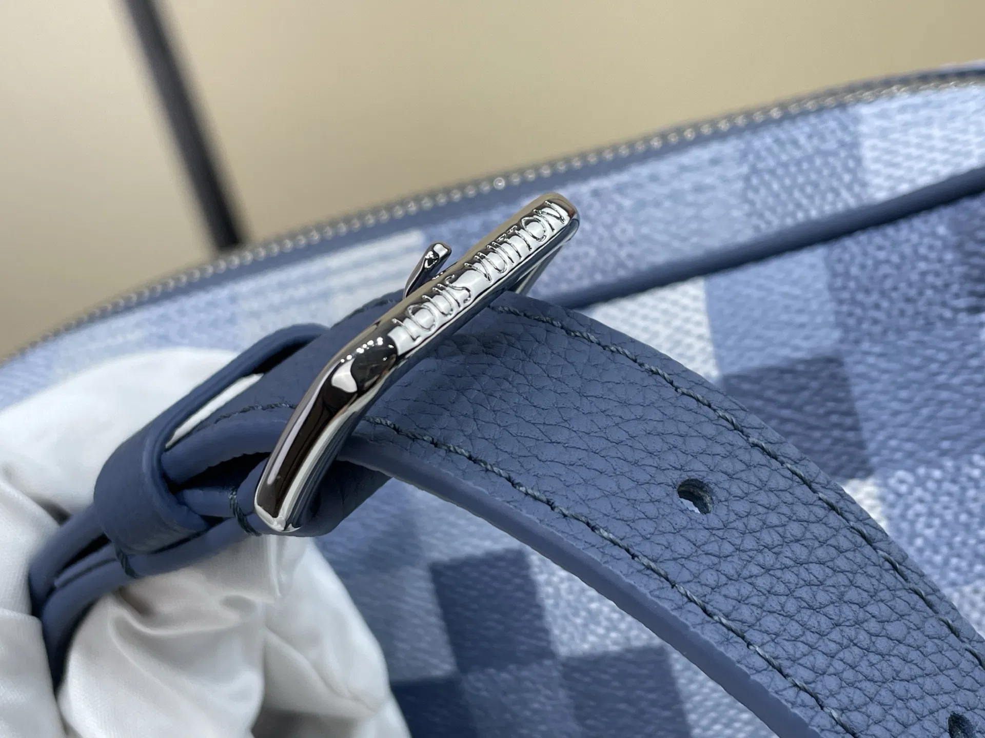 LV 27FW VCICDVH 021 크로스백 8