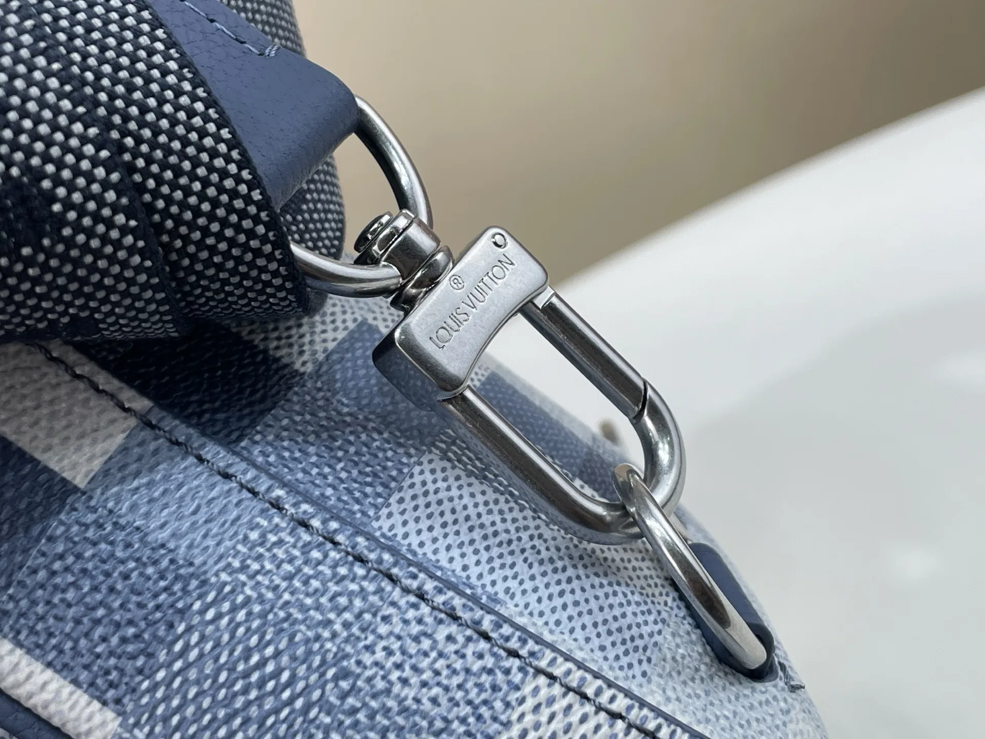 LV 27FW VCICDVH 022 크로스백 7