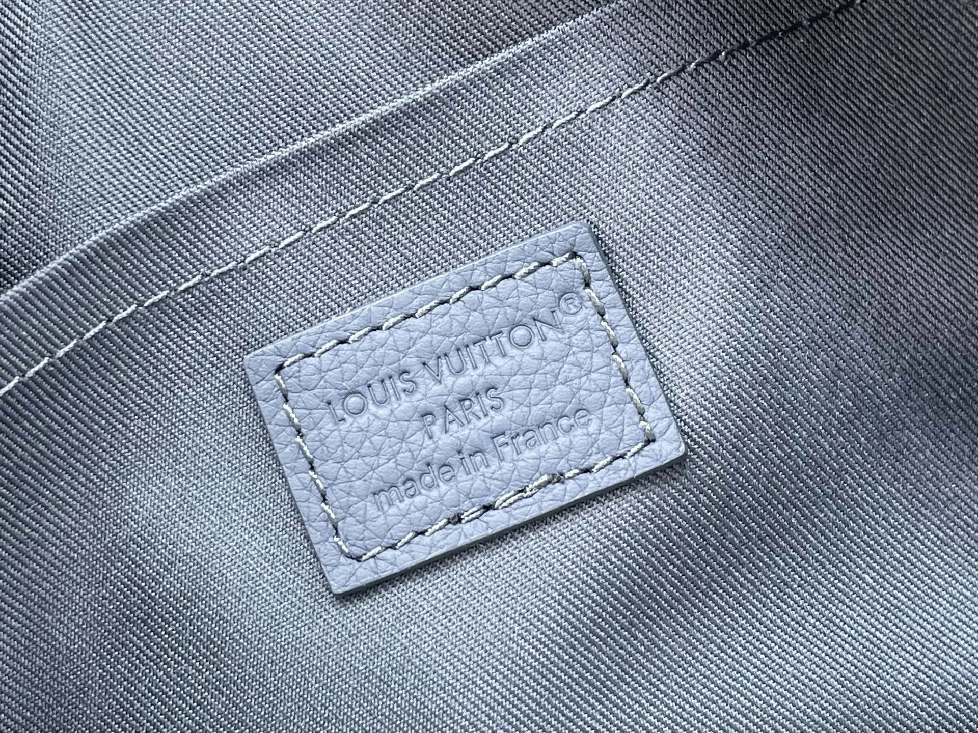LV 27FW VCICDVH 023 토트백 11